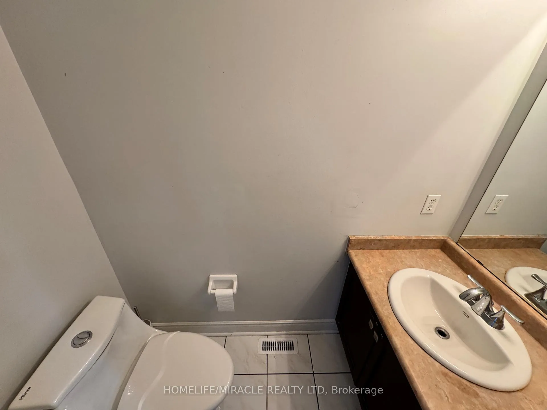 Photo 10 of Unit Upper, 28 Nautical Drive, Brampton, Sandringham-Wellington — HOMEH