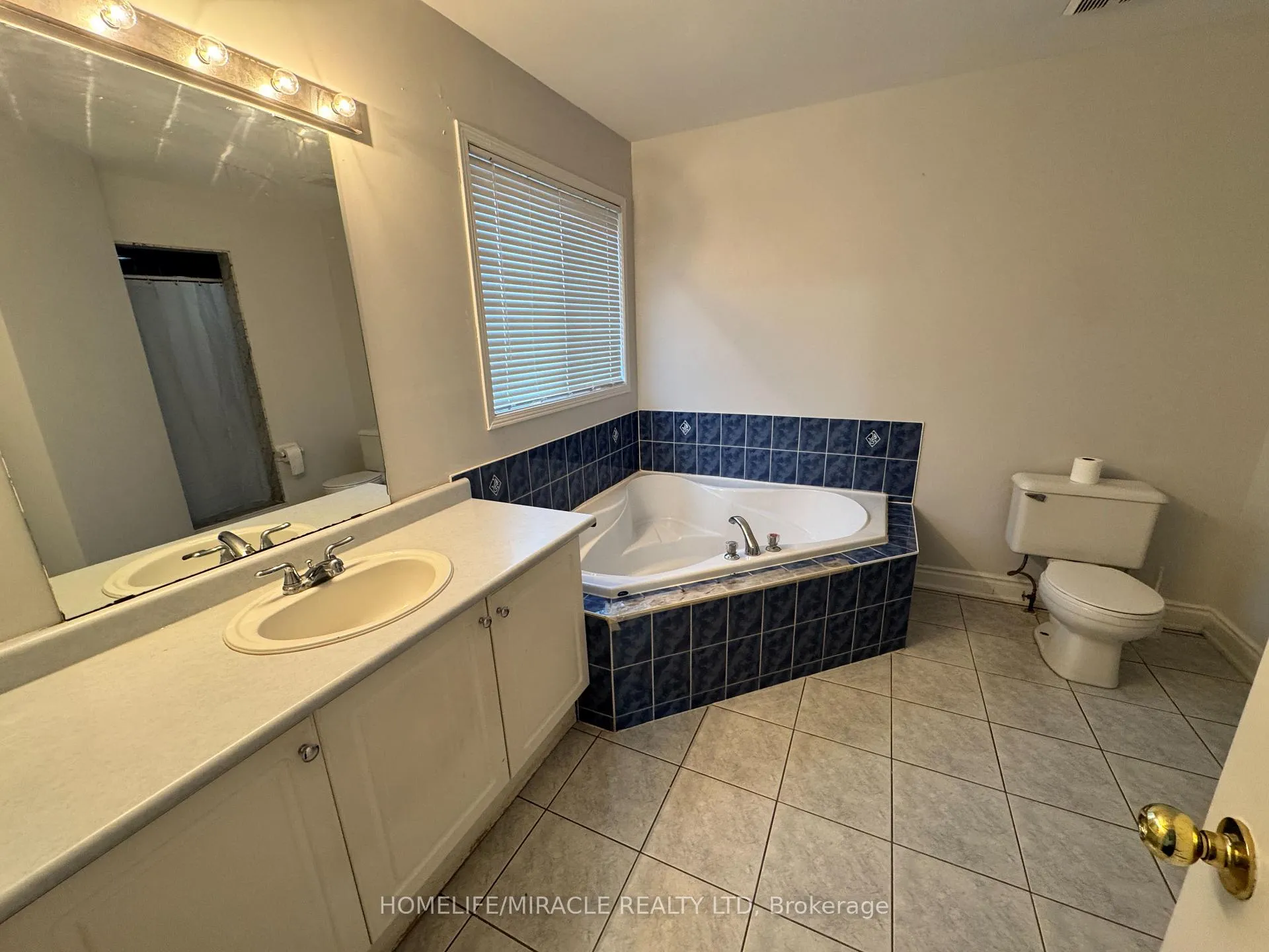 Photo 12 of Unit Upper, 28 Nautical Drive, Brampton, Sandringham-Wellington — HOMEH