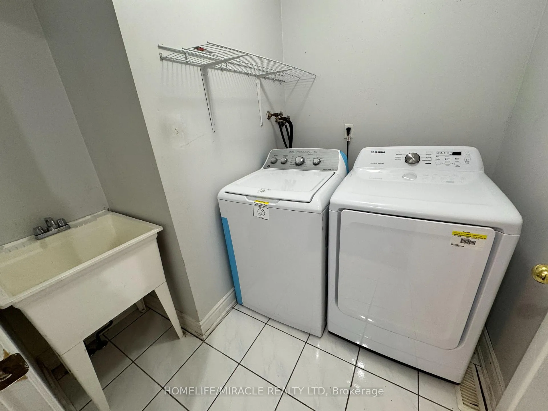 Photo 16 of Unit Upper, 28 Nautical Drive, Brampton, Sandringham-Wellington — HOMEH