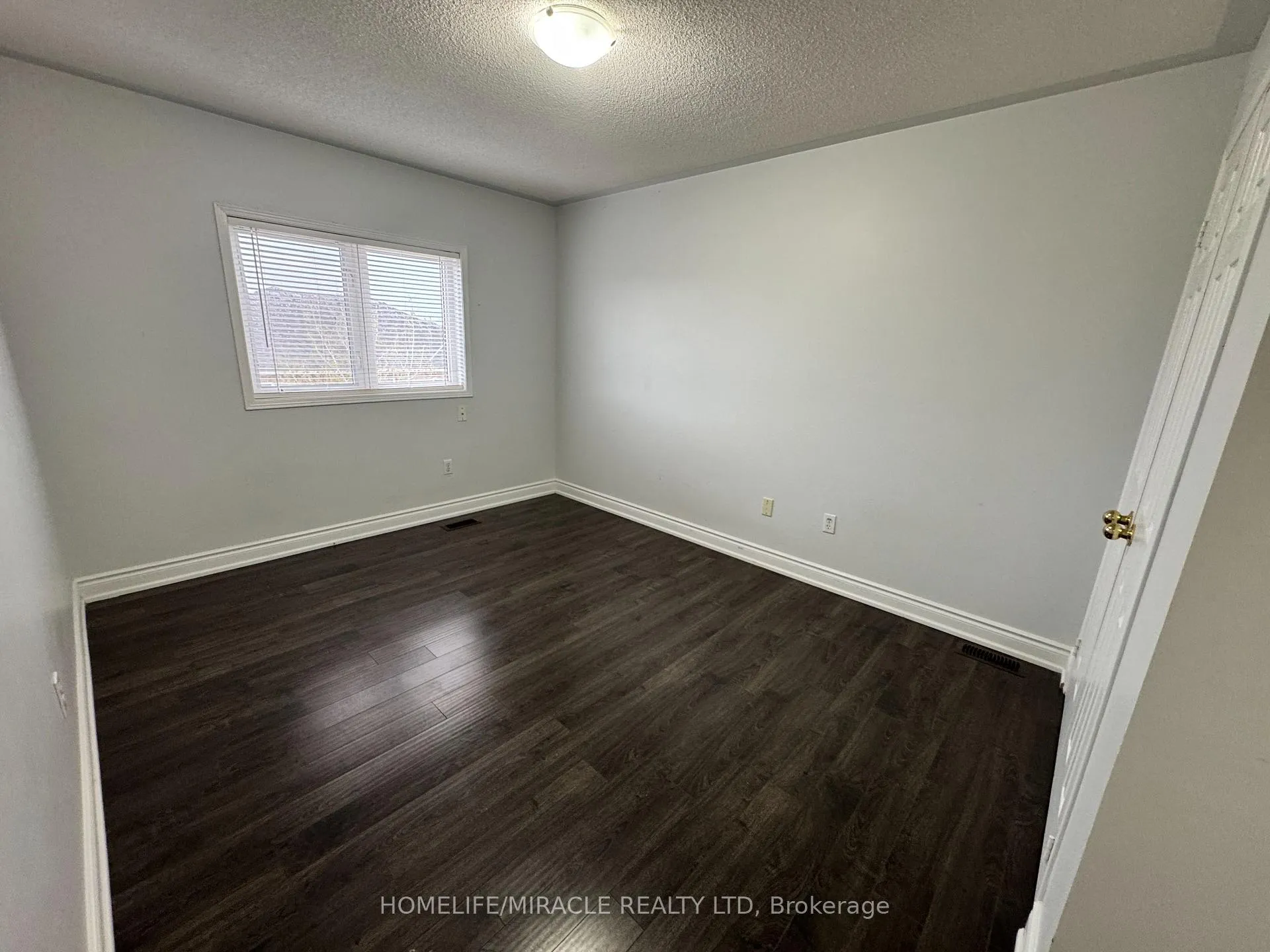 Photo 18 of Unit Upper, 28 Nautical Drive, Brampton, Sandringham-Wellington — HOMEH