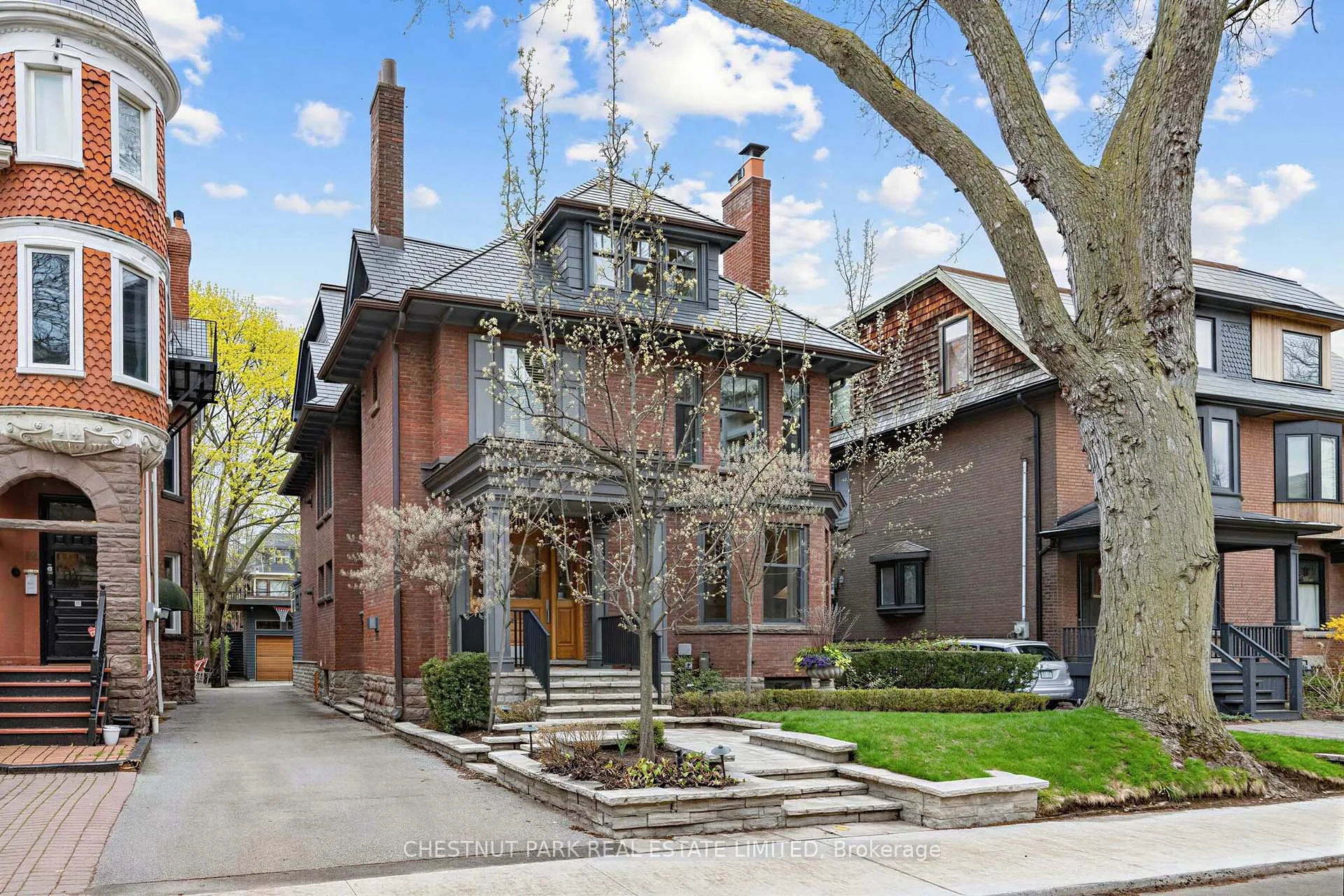 Photo 1 of 94 Walmer Road, Toronto, The Annex — HOMEH