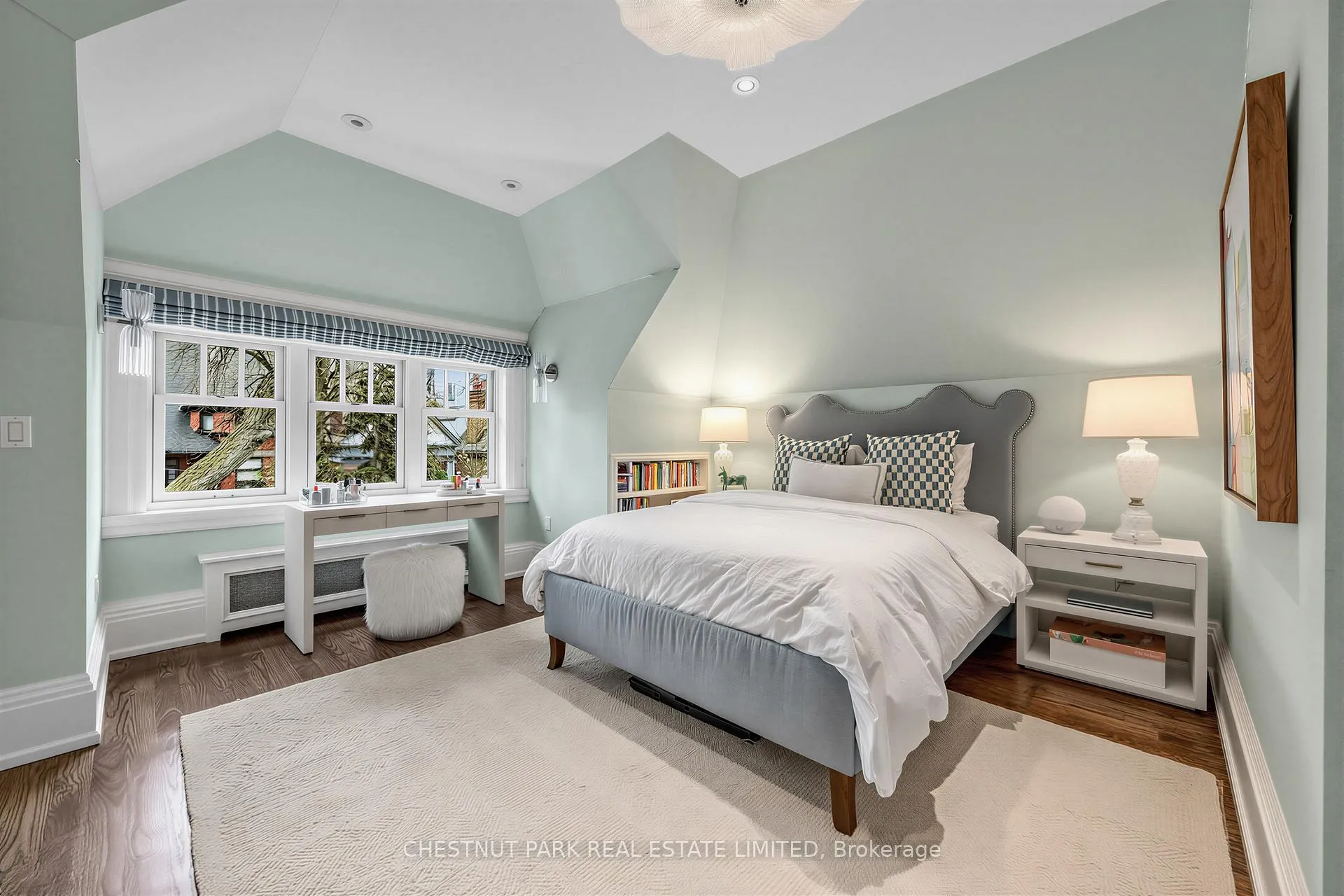 Photo 18 of 94 Walmer Road, Toronto, The Annex — HOMEH