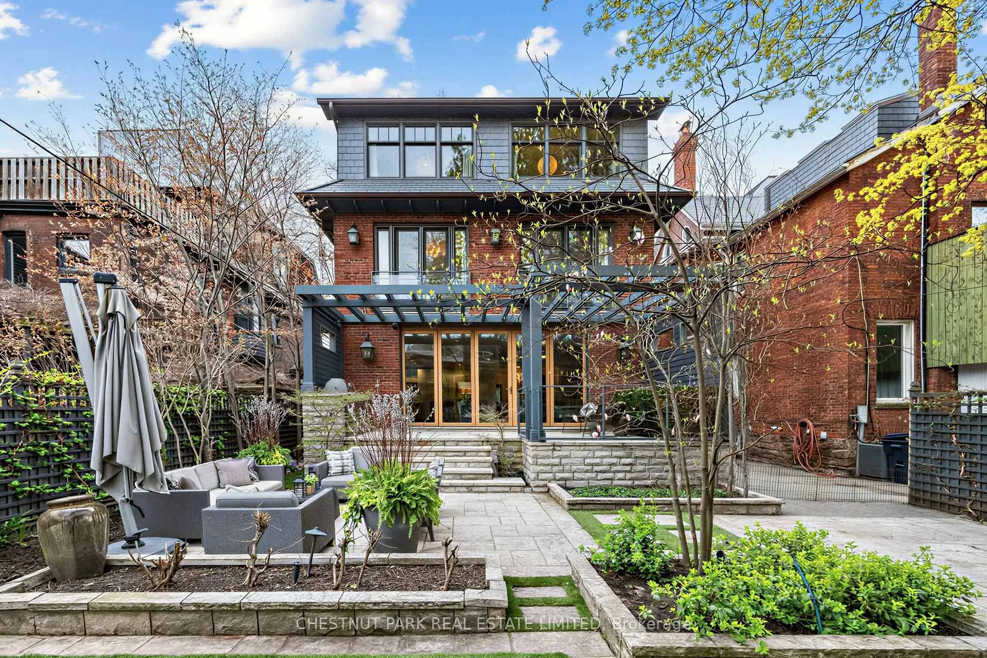 Photo 35 of 94 Walmer Road, Toronto, The Annex — HOMEH
