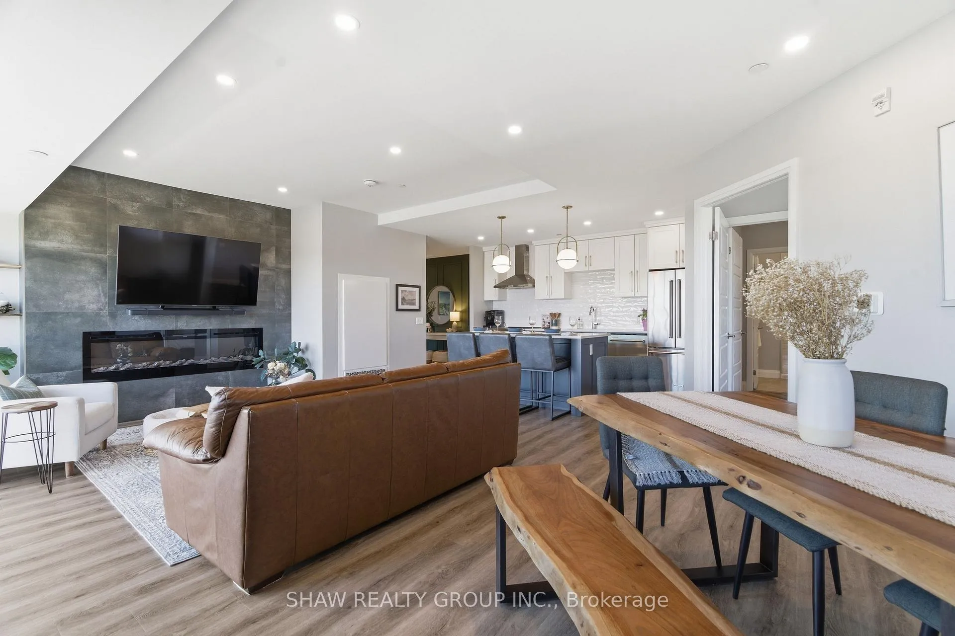 Photo 25 of Unit 805, 332 Gosling Gardens, Guelph, Clairfields/Hanlon Business Park — HOMEH