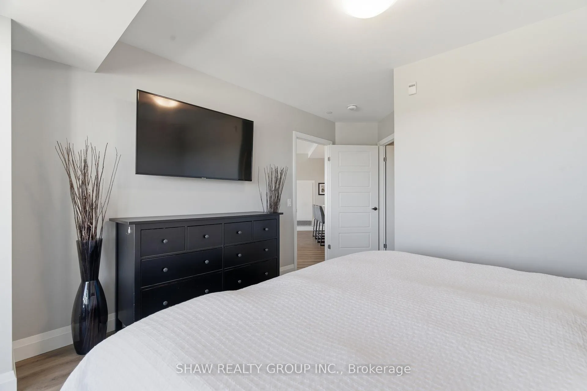Photo 28 of Unit 805, 332 Gosling Gardens, Guelph, Clairfields/Hanlon Business Park — HOMEH