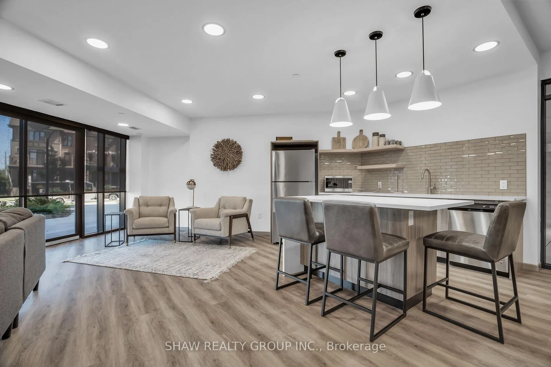 Photo 38 of Unit 805, 332 Gosling Gardens, Guelph, Clairfields/Hanlon Business Park — HOMEH