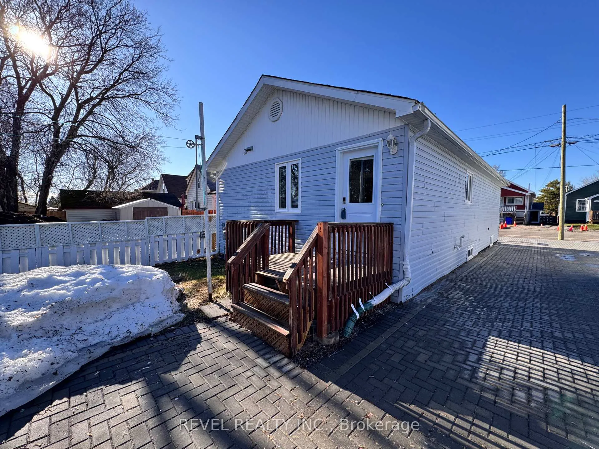 Photo 4 of 39 Crescent Avenue, Timmins, TM - TNW - Algonquin to Jubilee — HOMEH