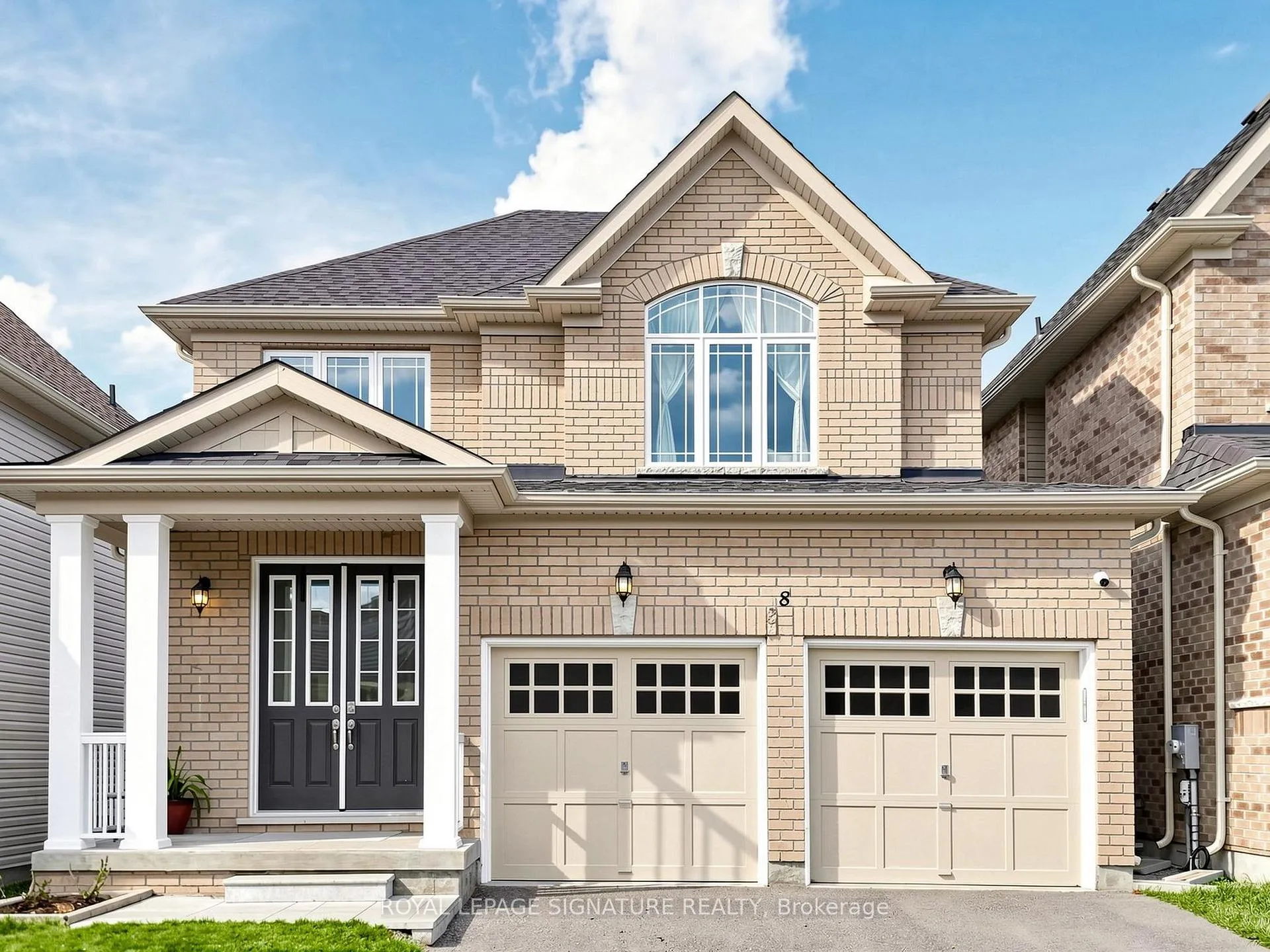 Photo 2 of 8 Clear Spring Avenue, Georgina, Keswick South — HOMEH