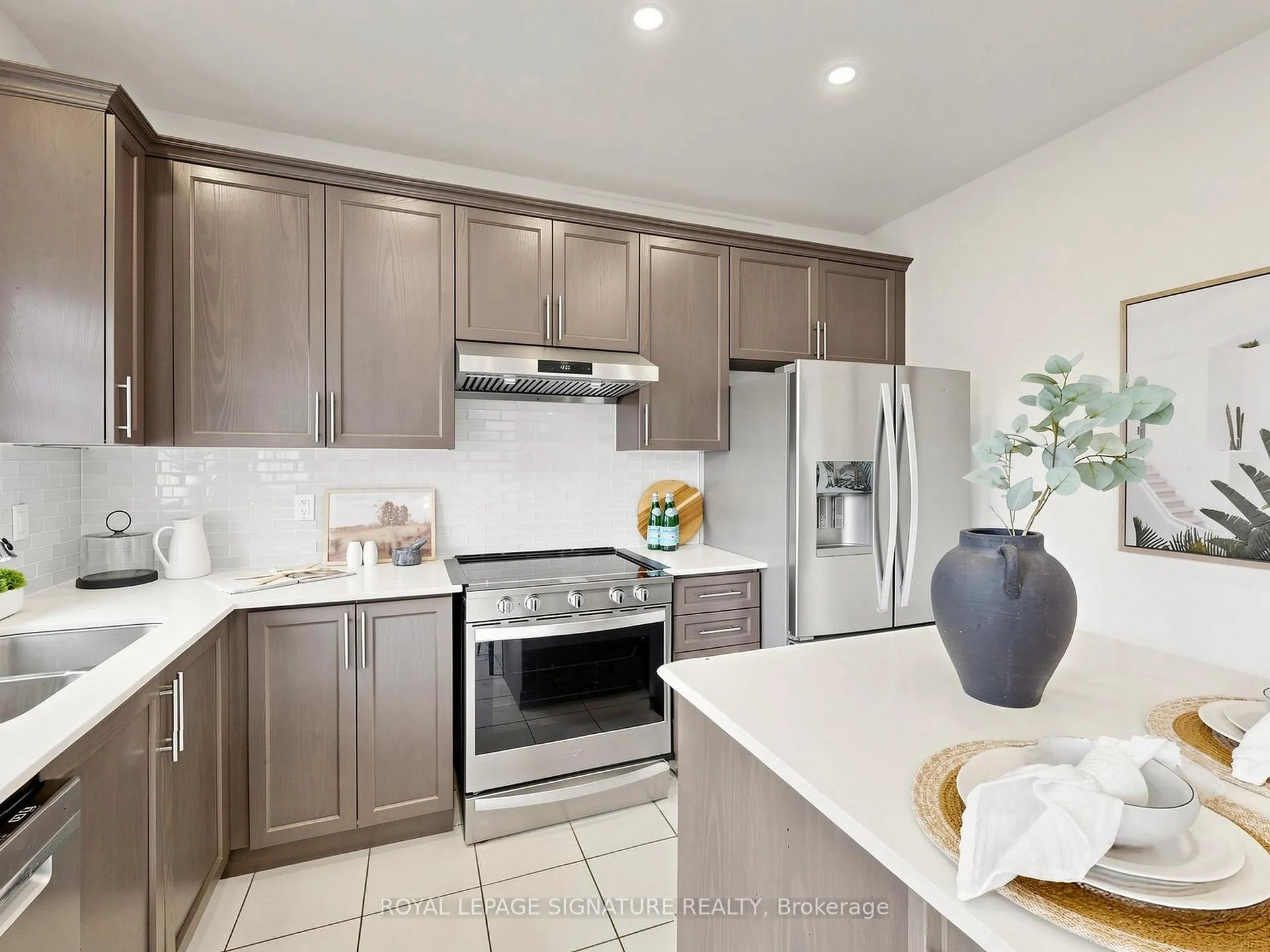 Photo 17 of 8 Clear Spring Avenue, Georgina, Keswick South — HOMEH