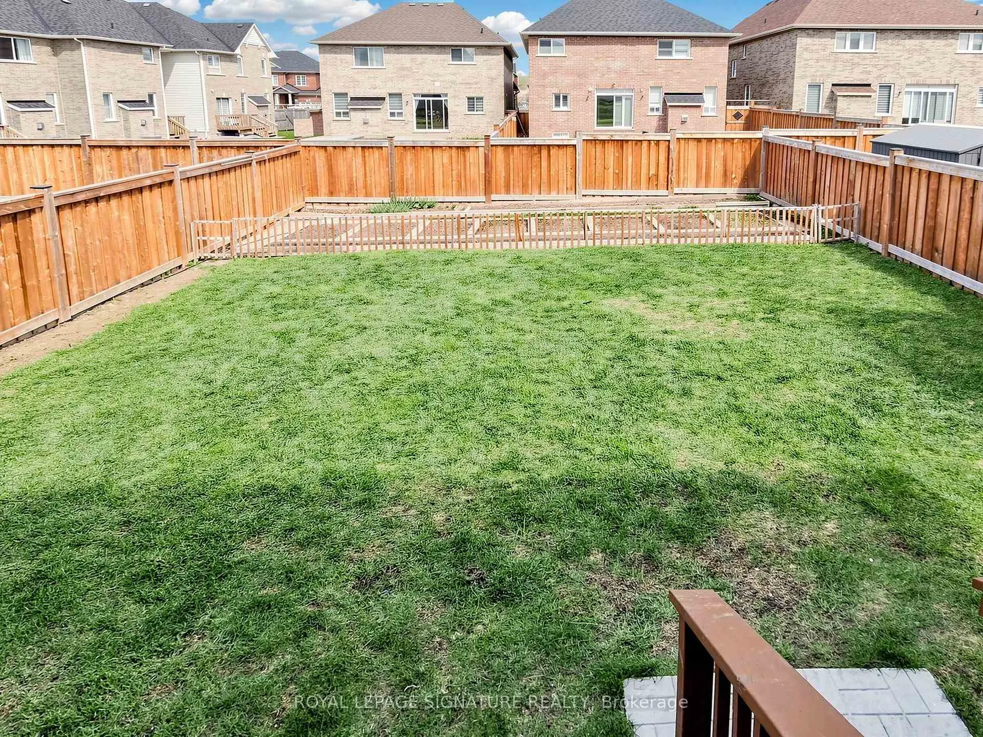 Photo 45 of 8 Clear Spring Avenue, Georgina, Keswick South — HOMEH
