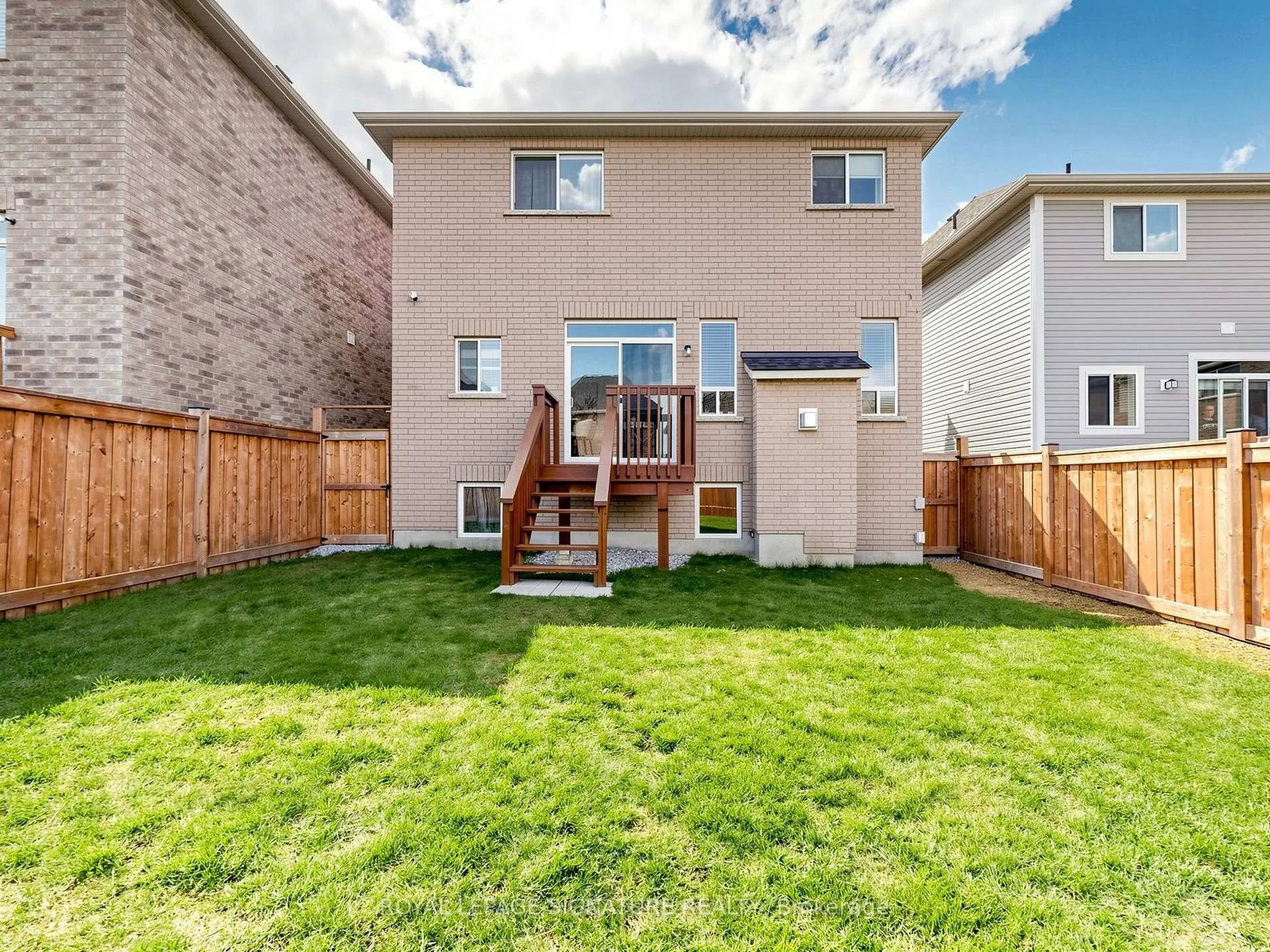 Photo 46 of 8 Clear Spring Avenue, Georgina, Keswick South — HOMEH