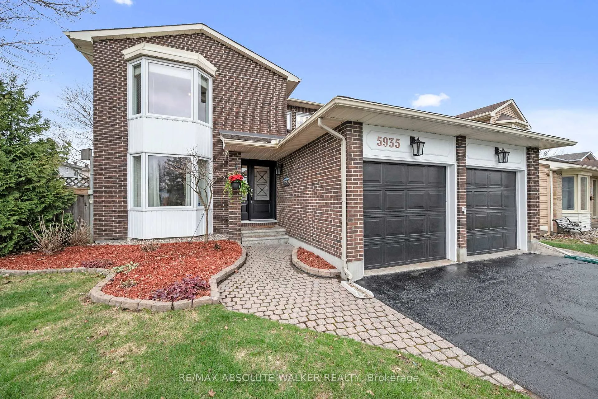 Photo 2 of 5935 Meadowglen Drive, Ottawa, Chapel Hill — HOMEH