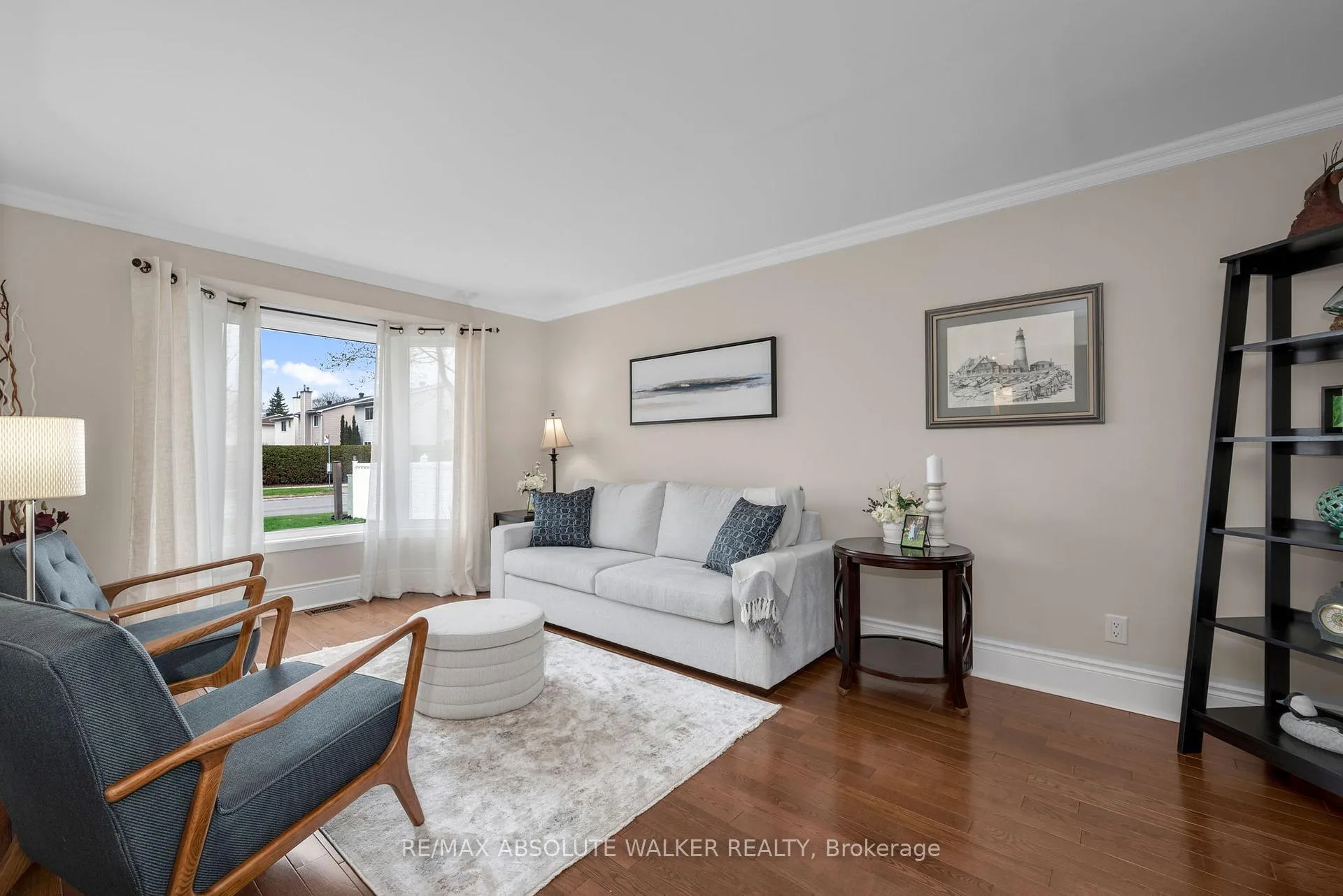 Photo 5 of 5935 Meadowglen Drive, Ottawa, Chapel Hill — HOMEH