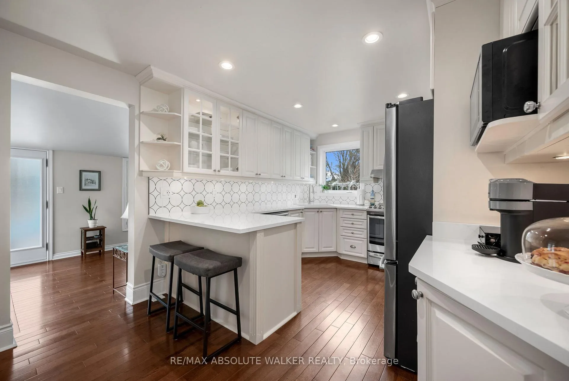 Photo 9 of 5935 Meadowglen Drive, Ottawa, Chapel Hill — HOMEH