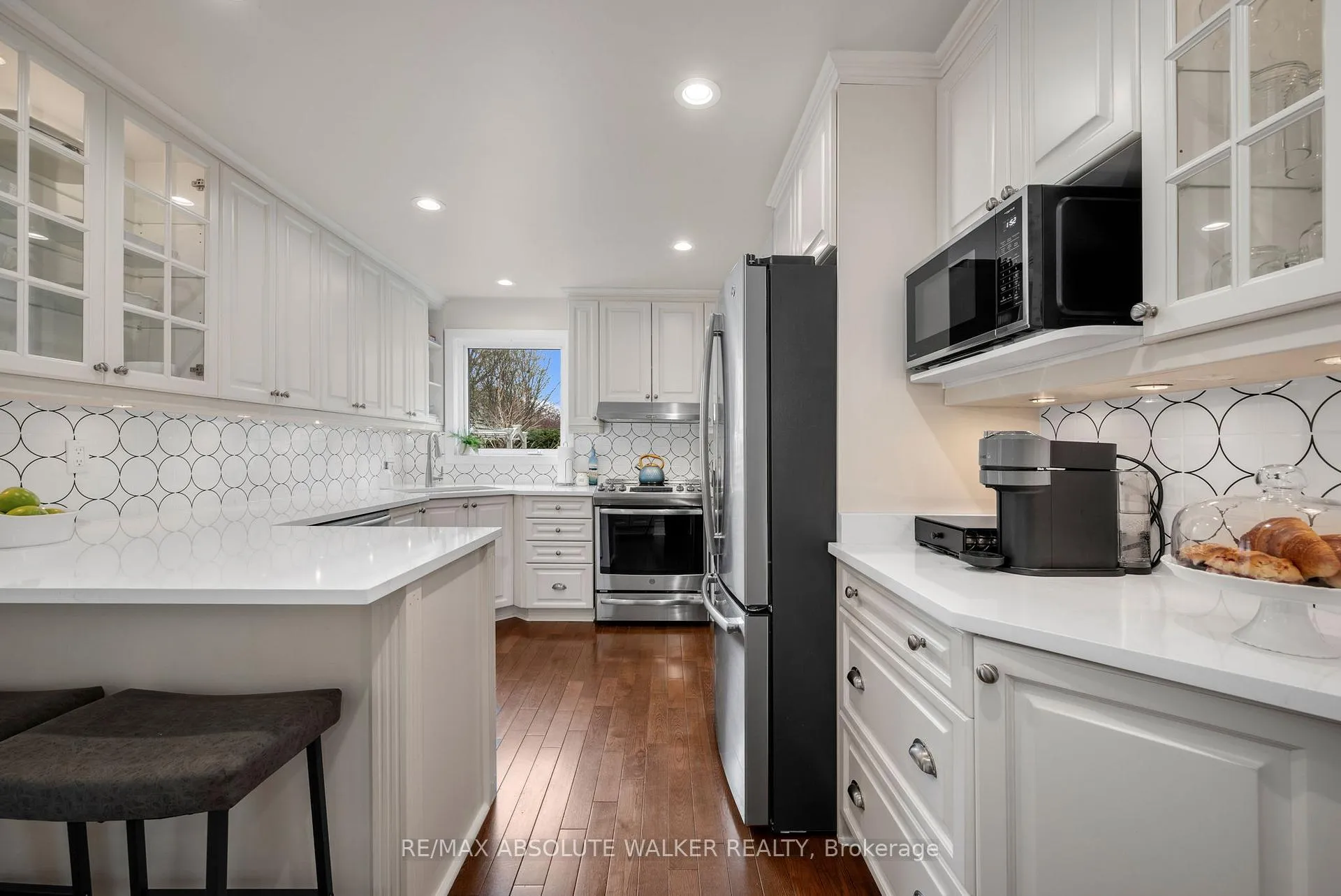 Photo 10 of 5935 Meadowglen Drive, Ottawa, Chapel Hill — HOMEH