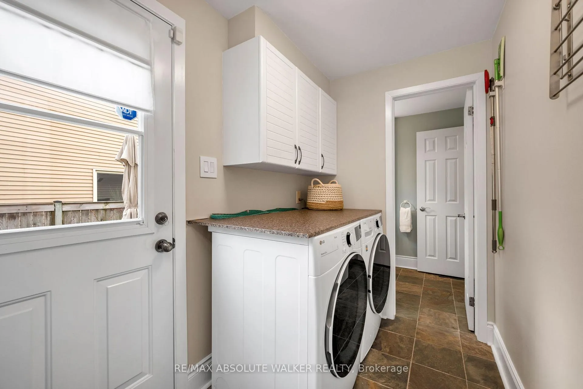 Photo 15 of 5935 Meadowglen Drive, Ottawa, Chapel Hill — HOMEH