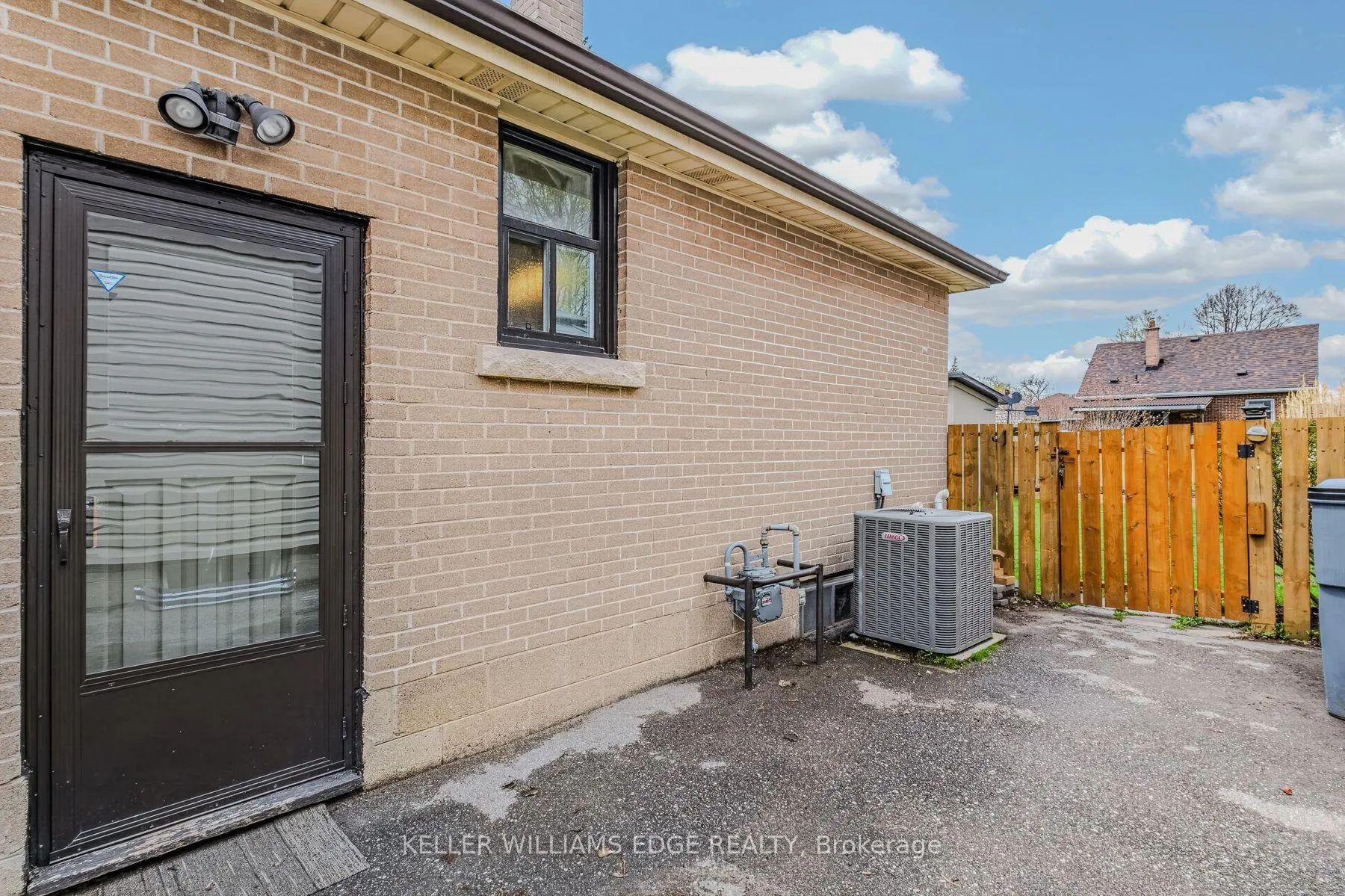 Photo 5 of 91 Ninth Avenue, Brantford — HOMEH