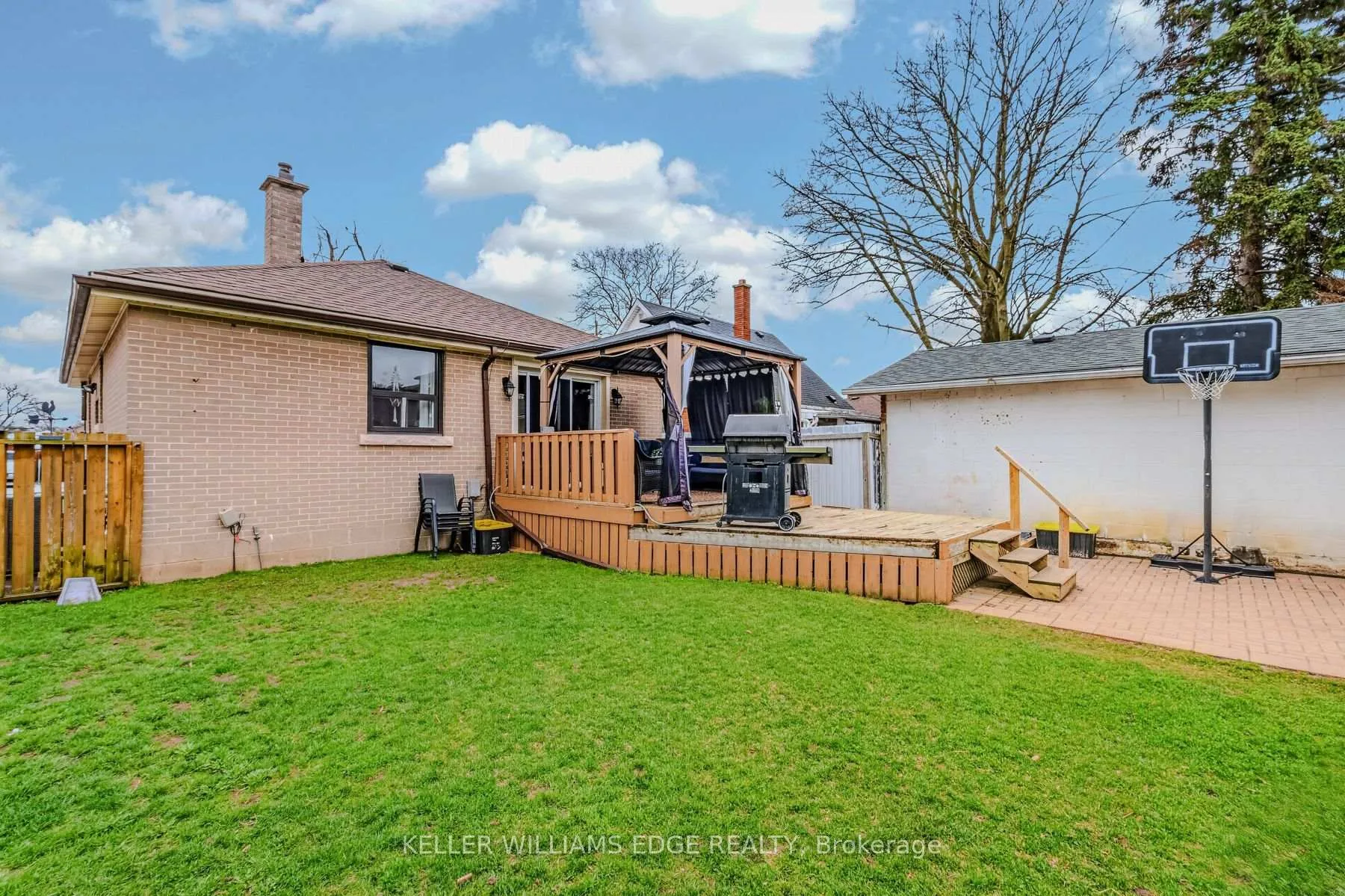 Photo 7 of 91 Ninth Avenue, Brantford — HOMEH