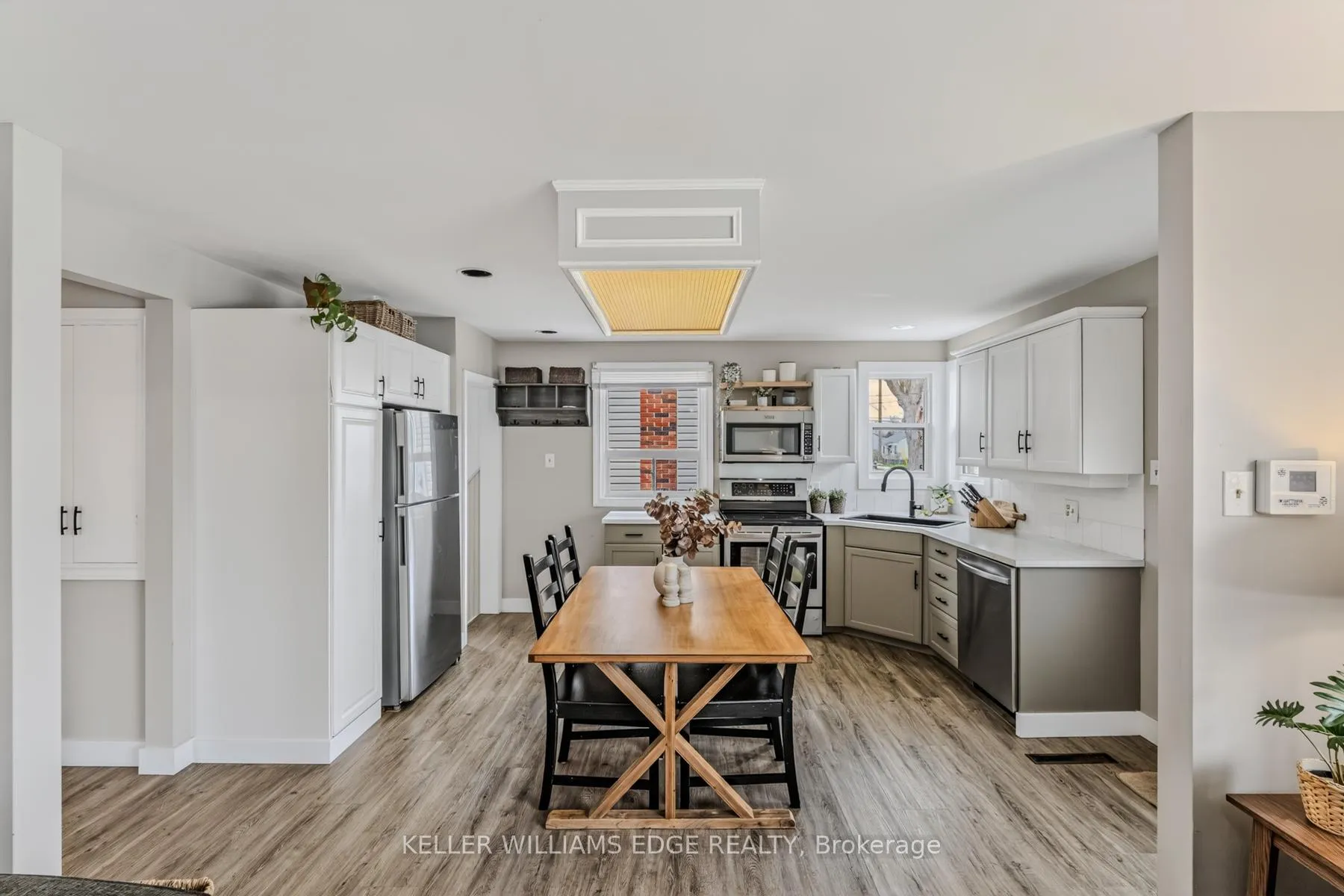 Photo 12 of 91 Ninth Avenue, Brantford — HOMEH