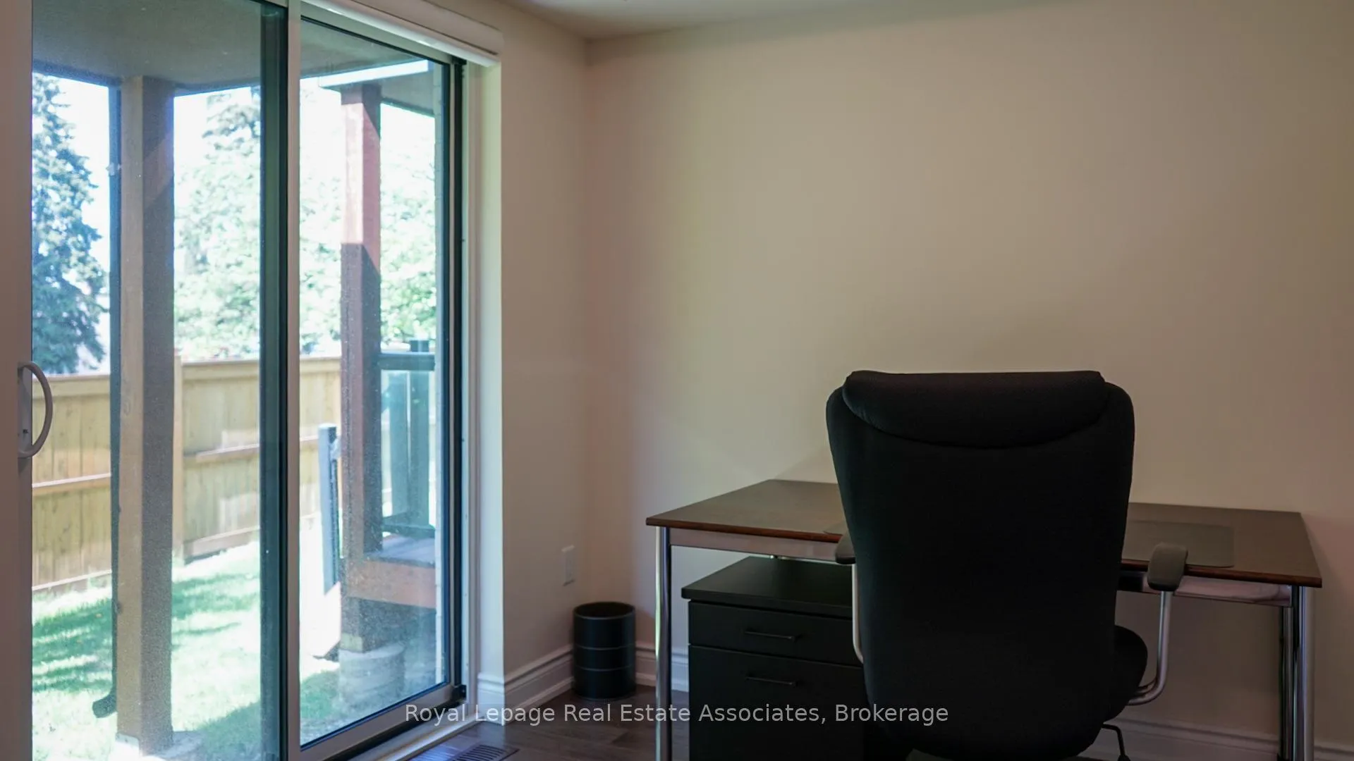 Photo 4 of 72 Pony Farm Drive, Etobicoke, Willowridge-Martingrove-Richview — HOMEH