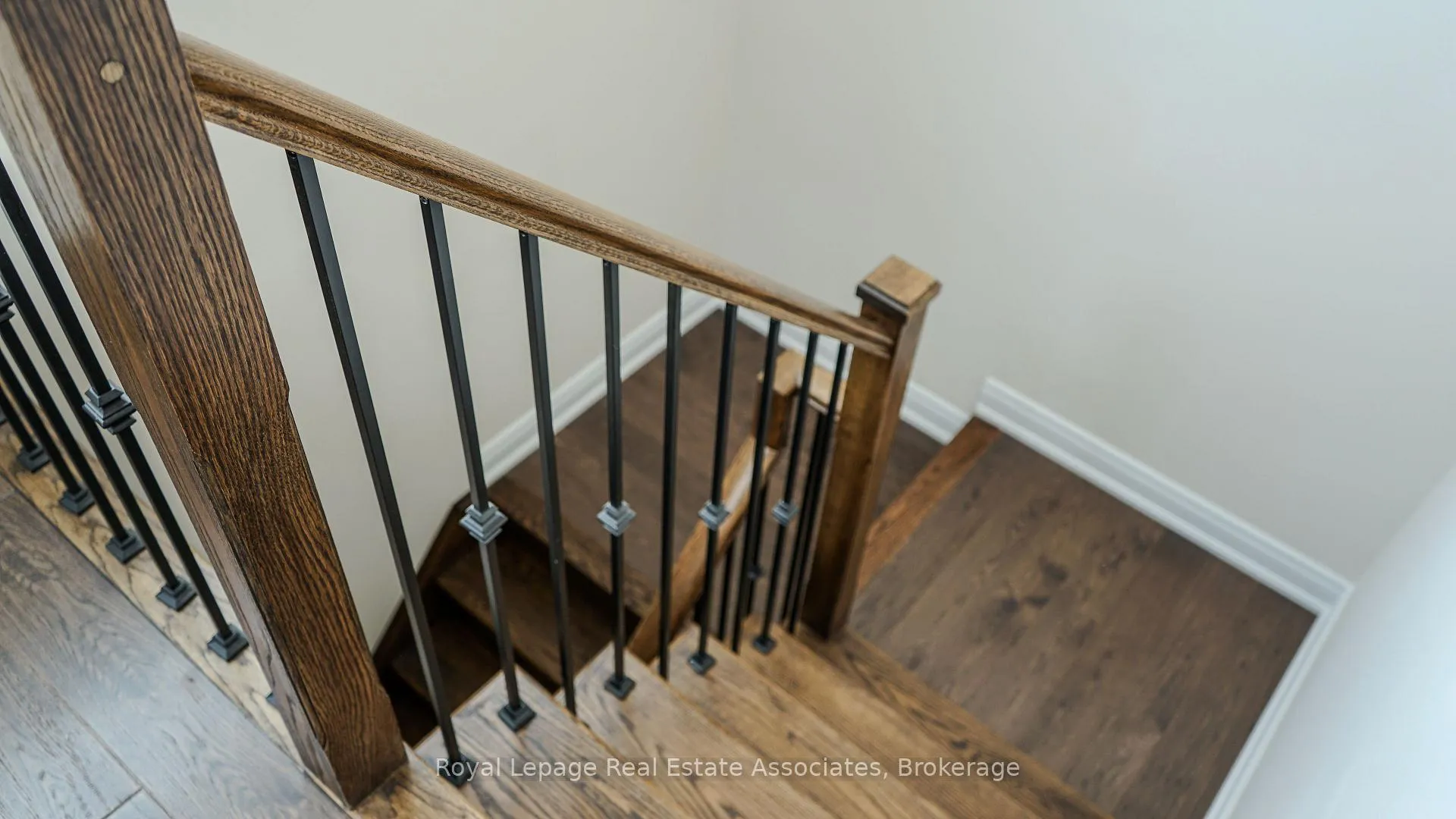 Photo 9 of 72 Pony Farm Drive, Etobicoke, Willowridge-Martingrove-Richview — HOMEH
