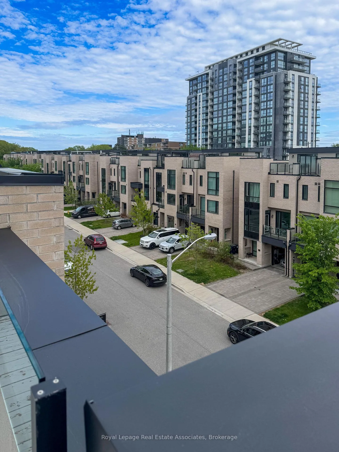Photo 11 of 72 Pony Farm Drive, Etobicoke, Willowridge-Martingrove-Richview — HOMEH