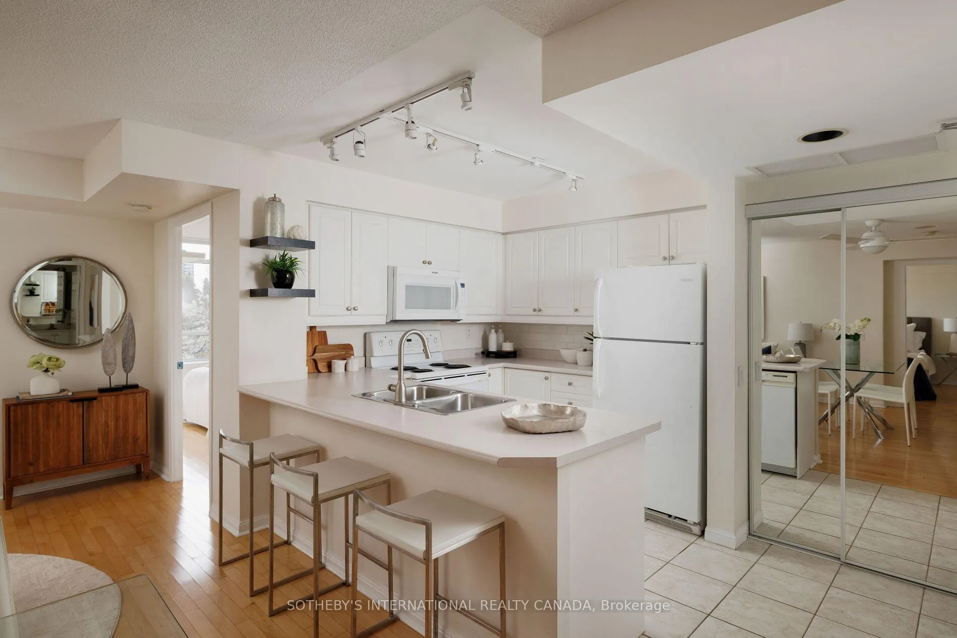 Photo 5 of Unit 201, 153 Beecroft Road, North York, Lansing-Westgate — HOMEH