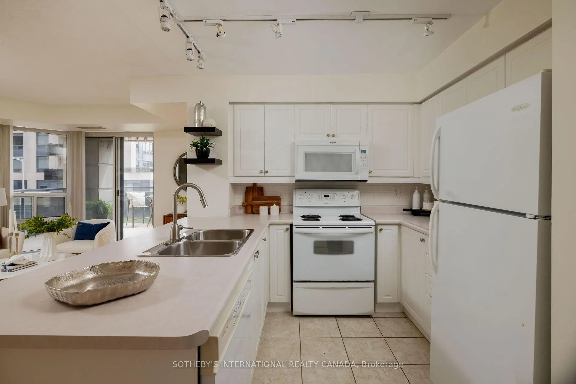 Photo 7 of Unit 201, 153 Beecroft Road, North York, Lansing-Westgate — HOMEH