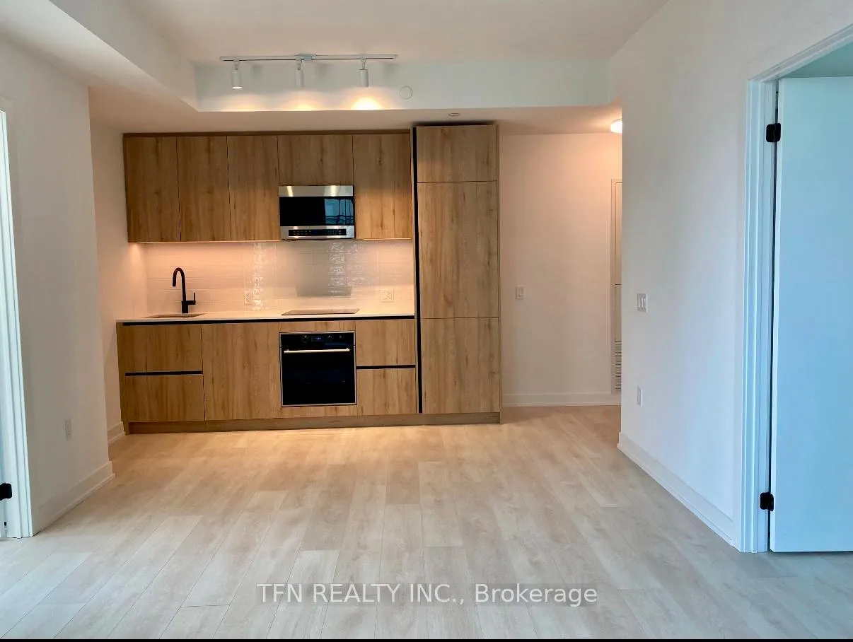 Photo 3 of Unit 1209S, 127 Broadway Avenue, Toronto, Mount Pleasant West — HOMEH