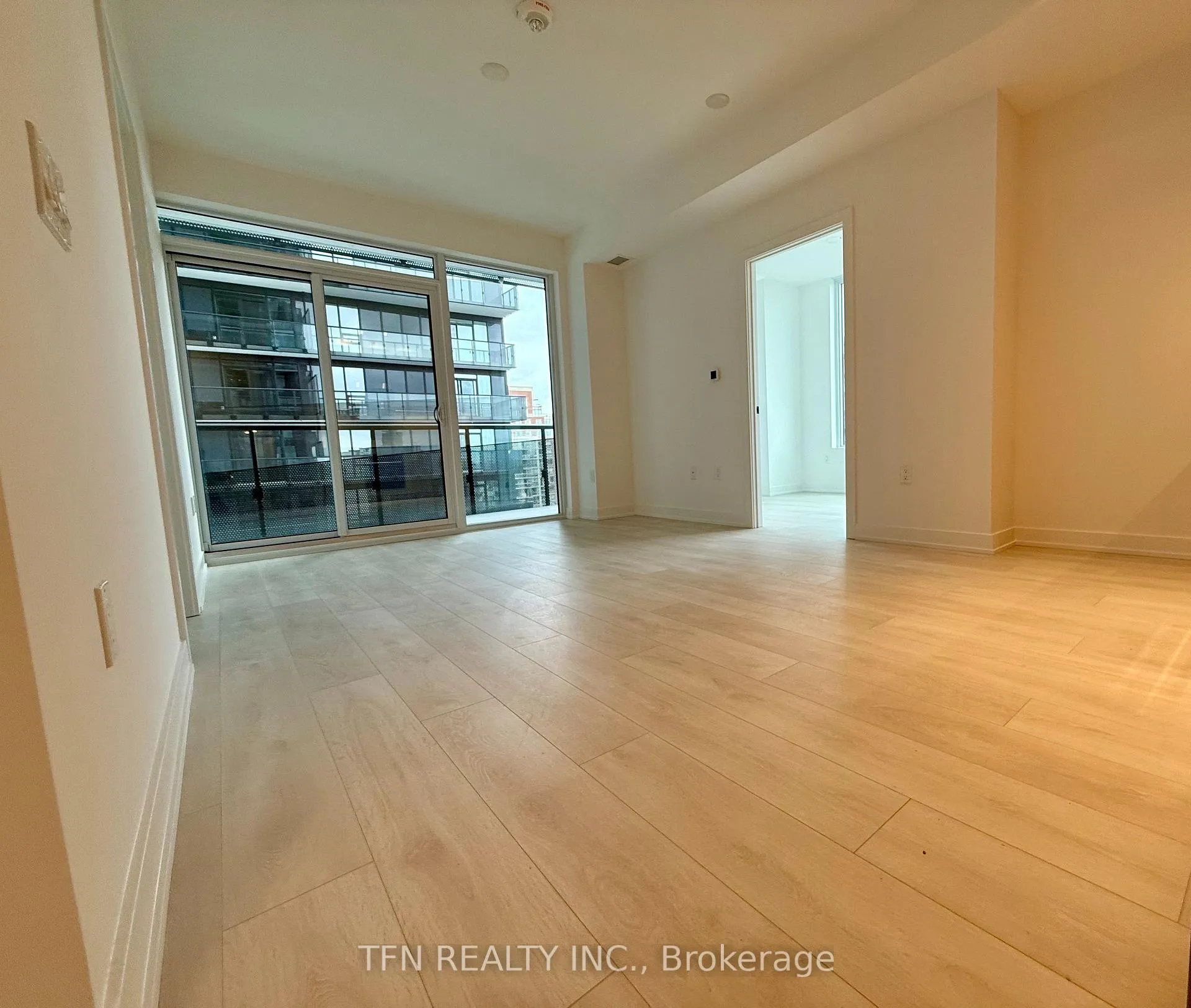 Photo 6 of Unit 1209S, 127 Broadway Avenue, Toronto, Mount Pleasant West — HOMEH
