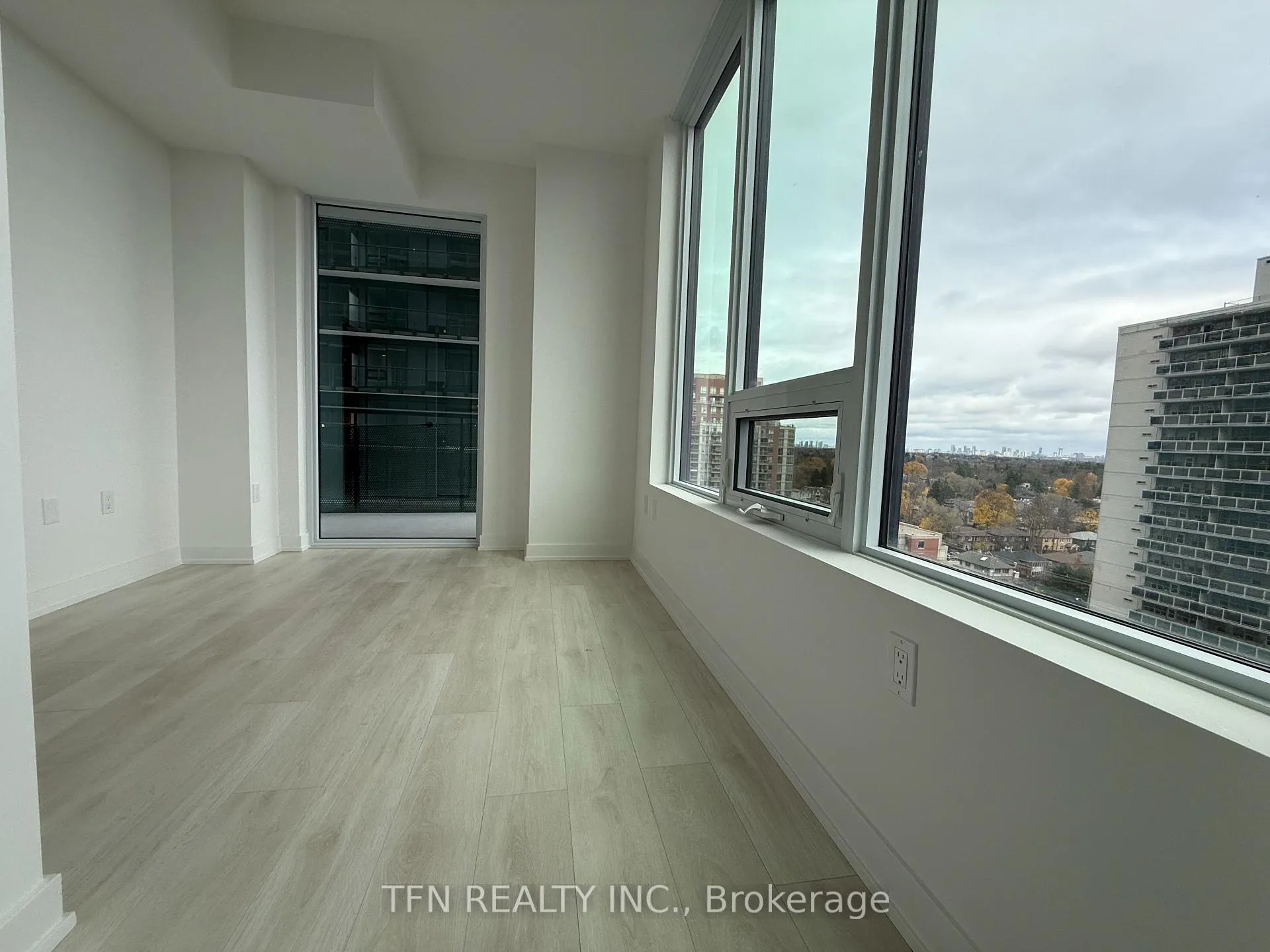 Photo 9 of Unit 1209S, 127 Broadway Avenue, Toronto, Mount Pleasant West — HOMEH