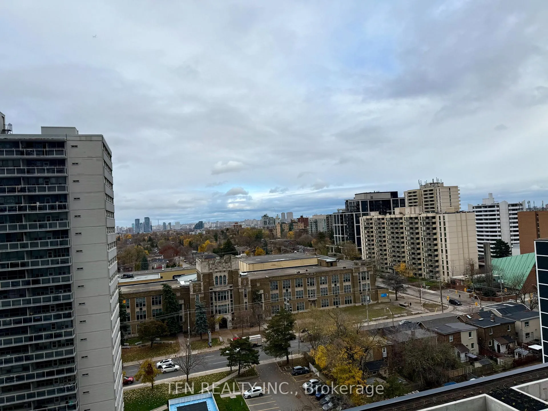 Photo 17 of Unit 1209S, 127 Broadway Avenue, Toronto, Mount Pleasant West — HOMEH
