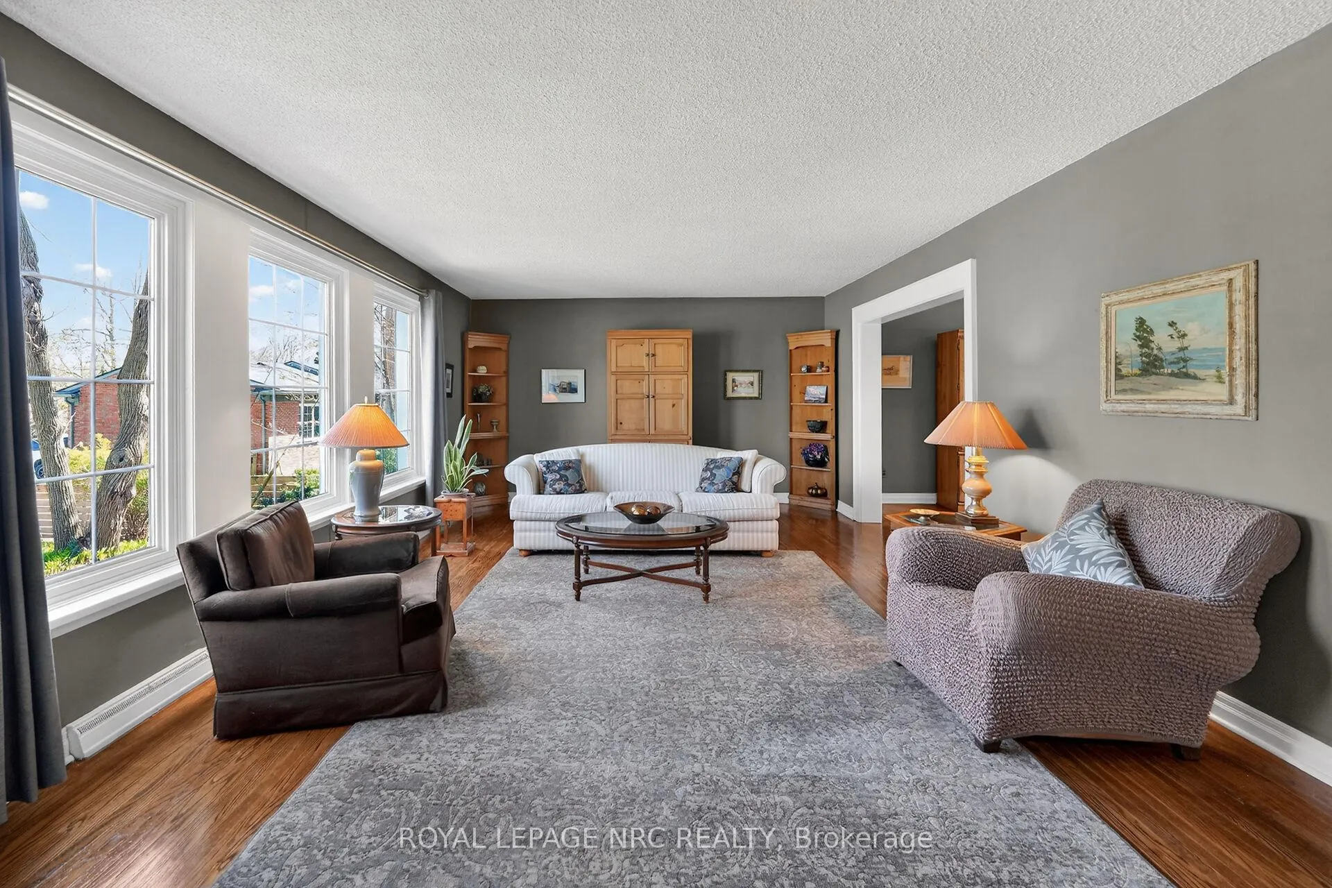 Photo 4 of 10 Briarfield Crescent, St. Catharines, Glendale/Glenridge — HOMEH