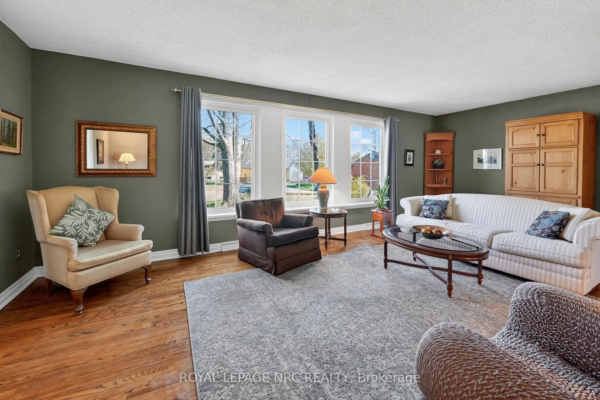 Photo 5 of 10 Briarfield Crescent, St. Catharines, Glendale/Glenridge — HOMEH