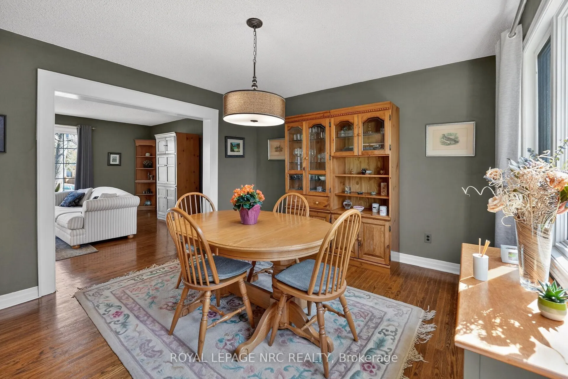 Photo 8 of 10 Briarfield Crescent, St. Catharines, Glendale/Glenridge — HOMEH