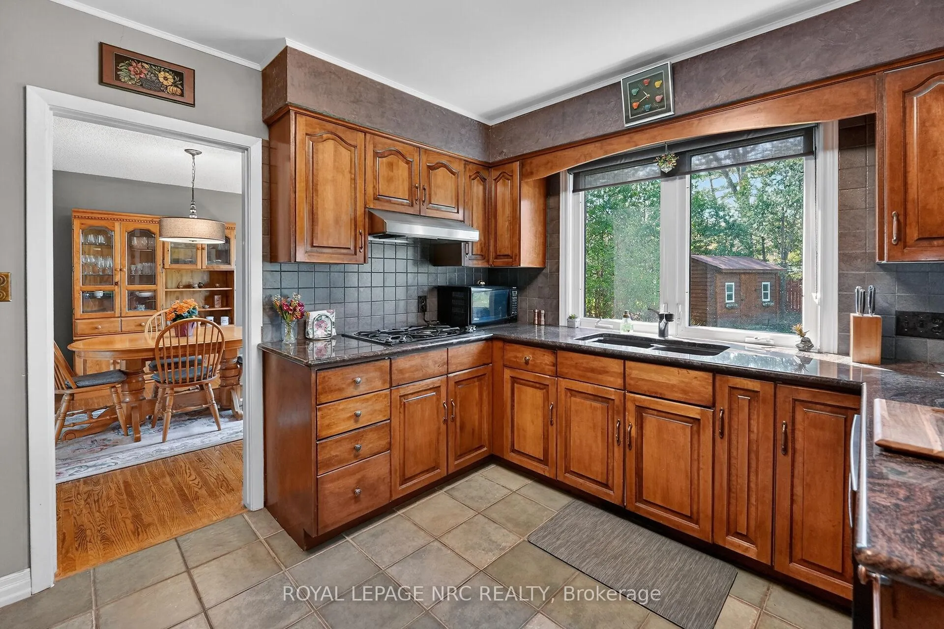 Photo 11 of 10 Briarfield Crescent, St. Catharines, Glendale/Glenridge — HOMEH