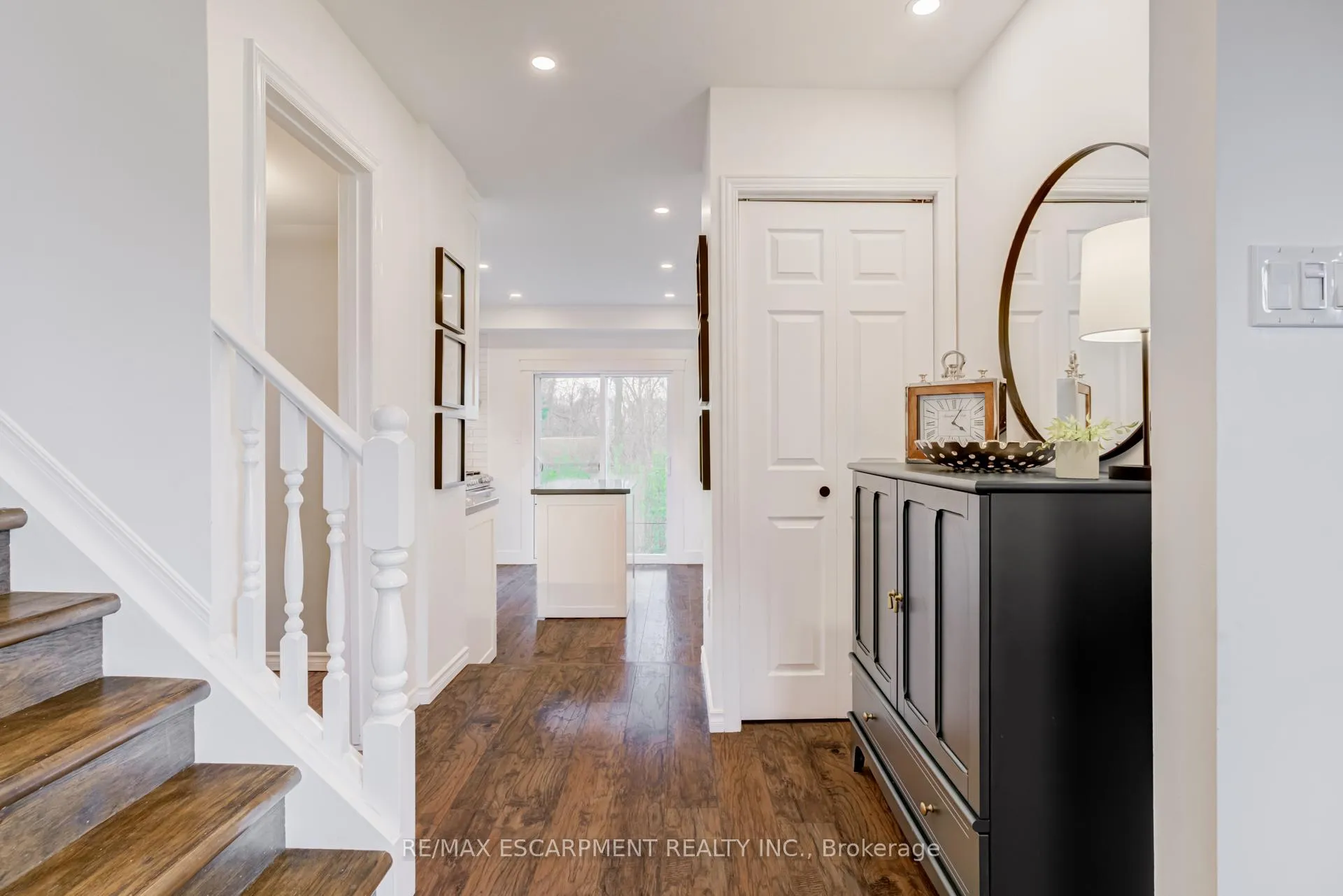 Photo 4 of 1527 Riley Avenue, Burlington, Palmer — HOMEH