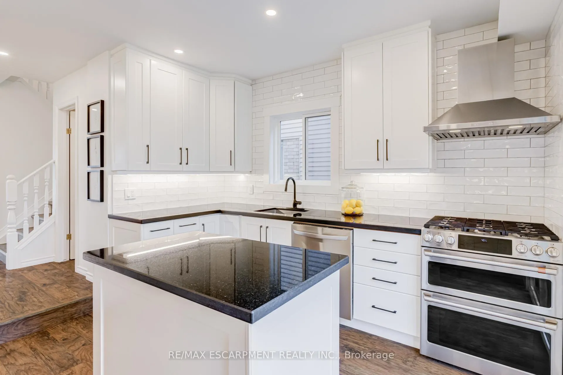 Photo 6 of 1527 Riley Avenue, Burlington, Palmer — HOMEH