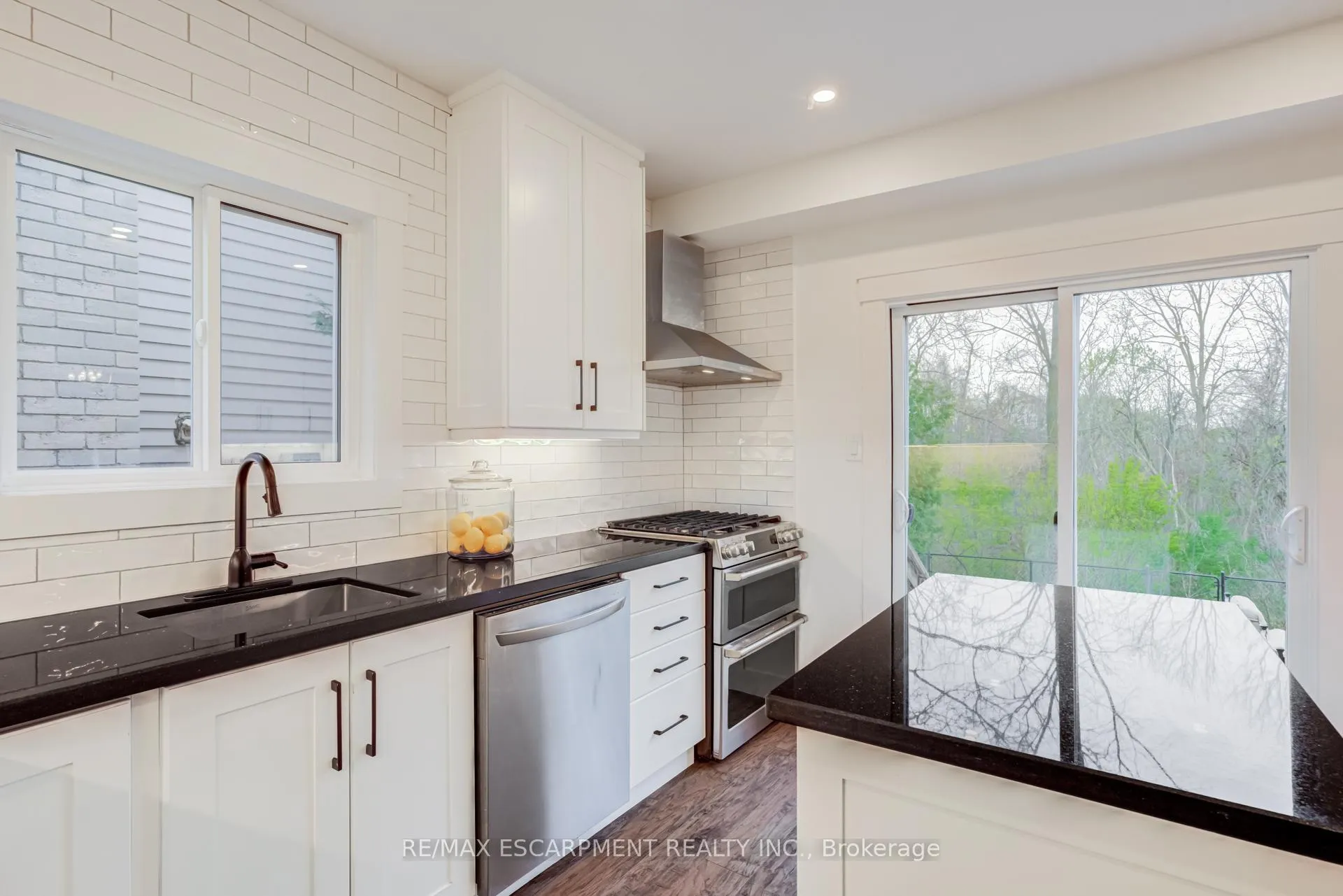 Photo 7 of 1527 Riley Avenue, Burlington, Palmer — HOMEH