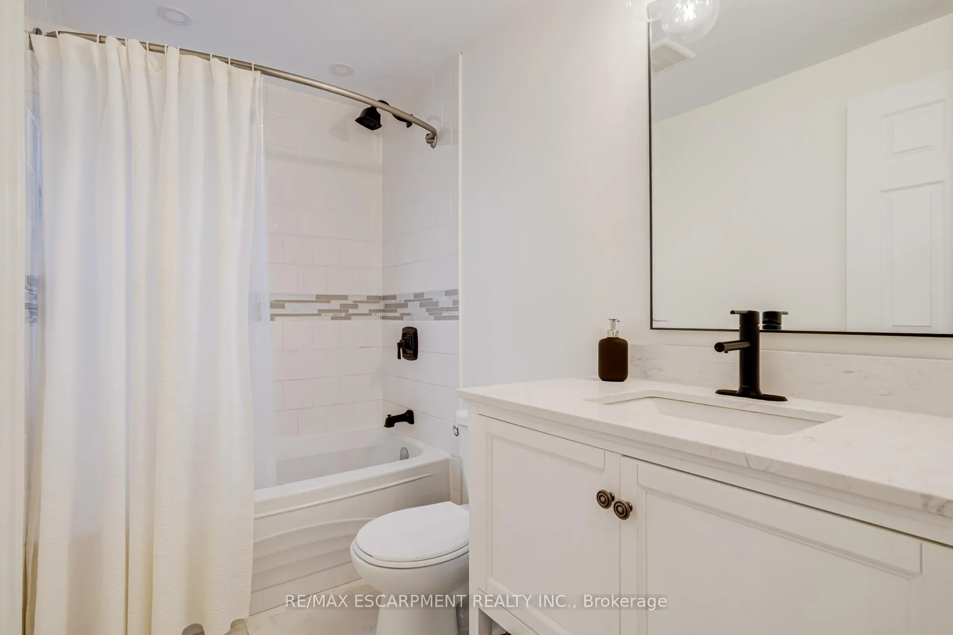 Photo 29 of 1527 Riley Avenue, Burlington, Palmer — HOMEH