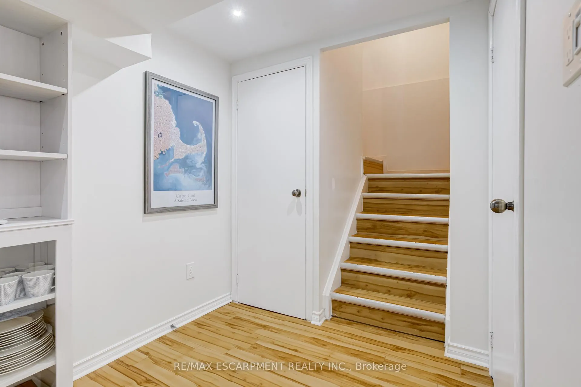 Photo 31 of 1527 Riley Avenue, Burlington, Palmer — HOMEH