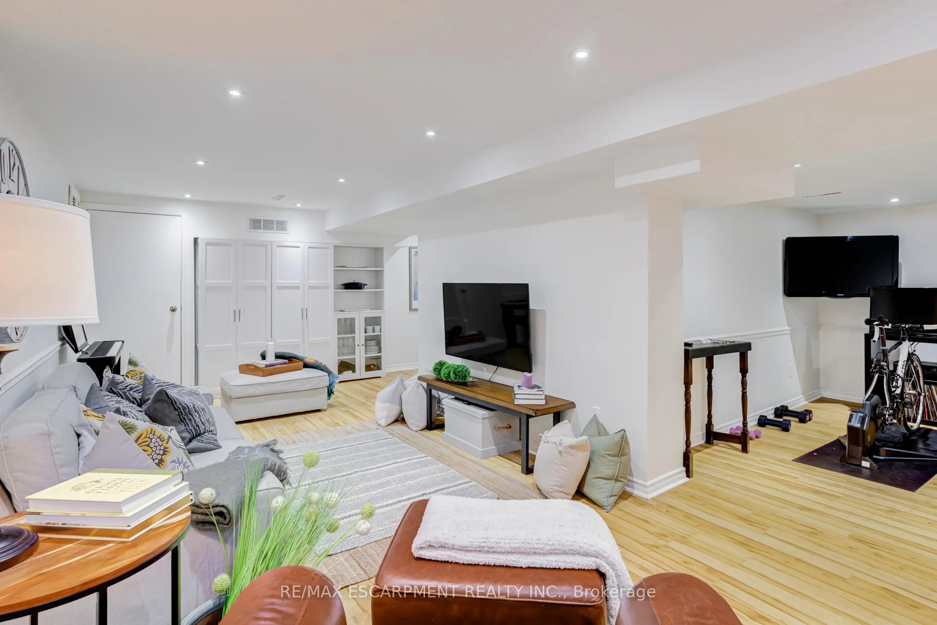 Photo 35 of 1527 Riley Avenue, Burlington, Palmer — HOMEH