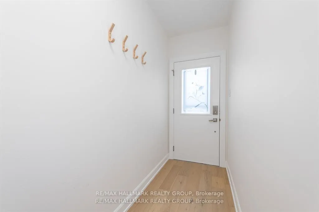 Photo 2 of 324 Montfort Street, Ottawa, Vanier — HOMEH