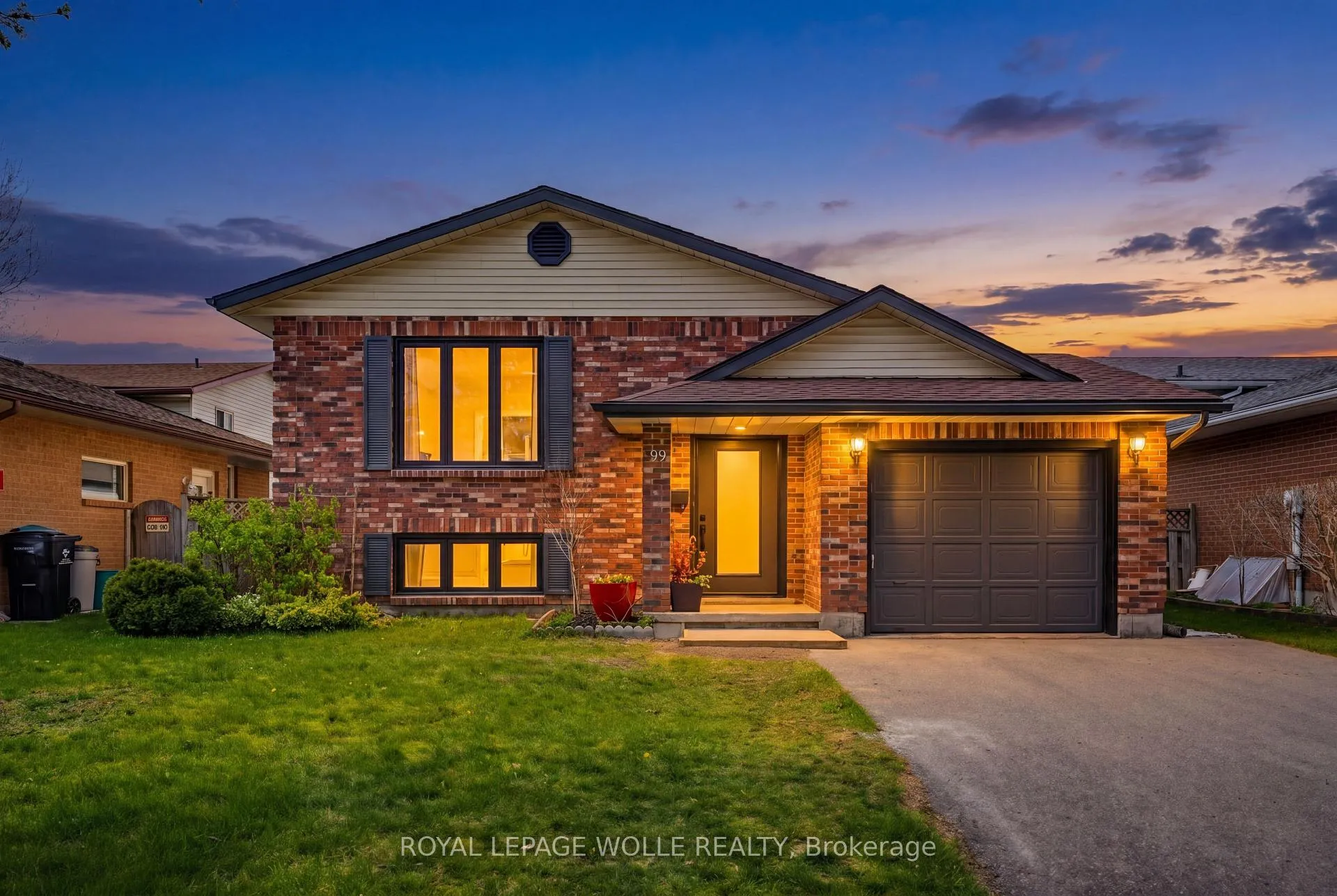 Photo 1 of 99 Oakhurst Crescent, Waterloo — HOMEH