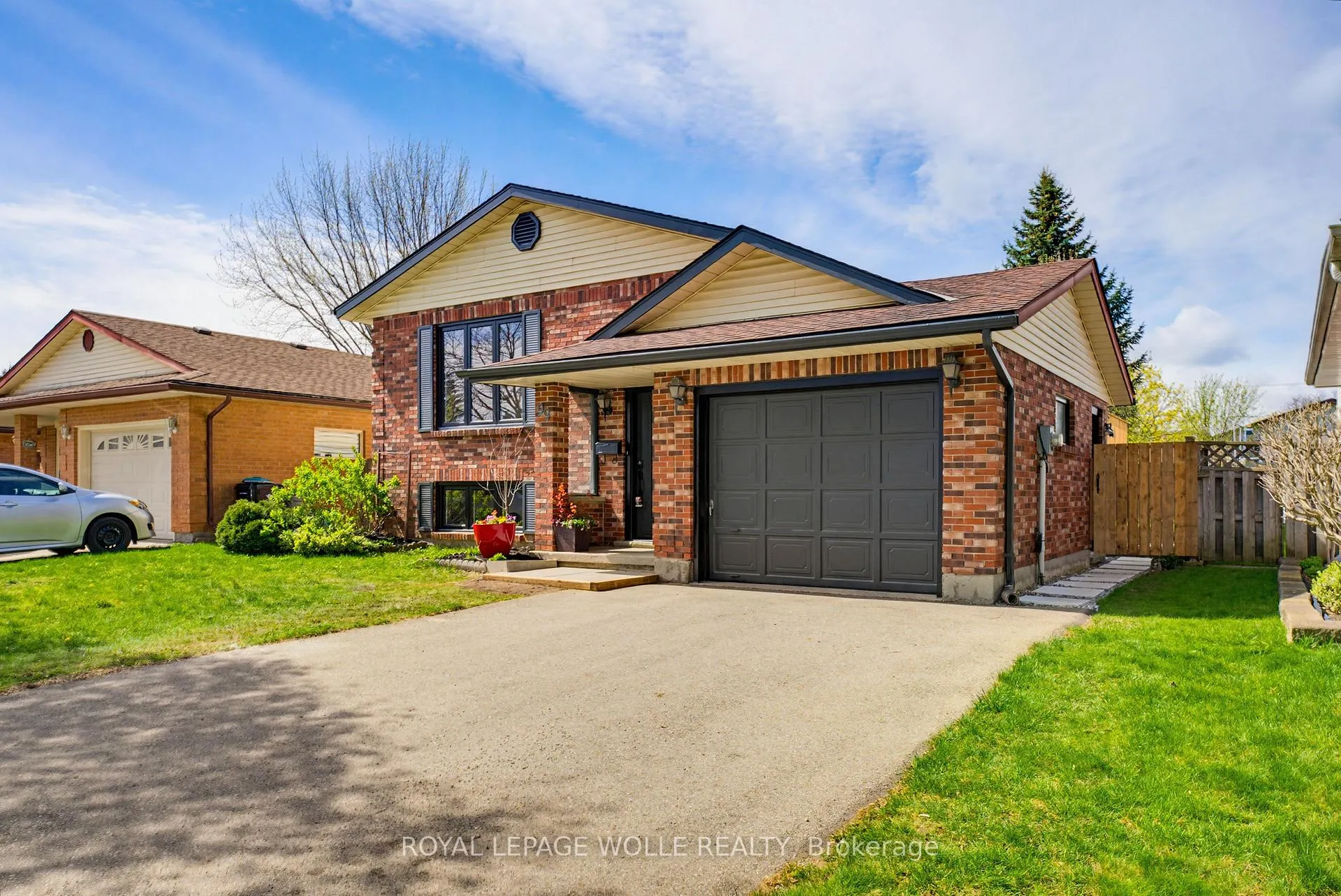 Photo 3 of 99 Oakhurst Crescent, Waterloo — HOMEH