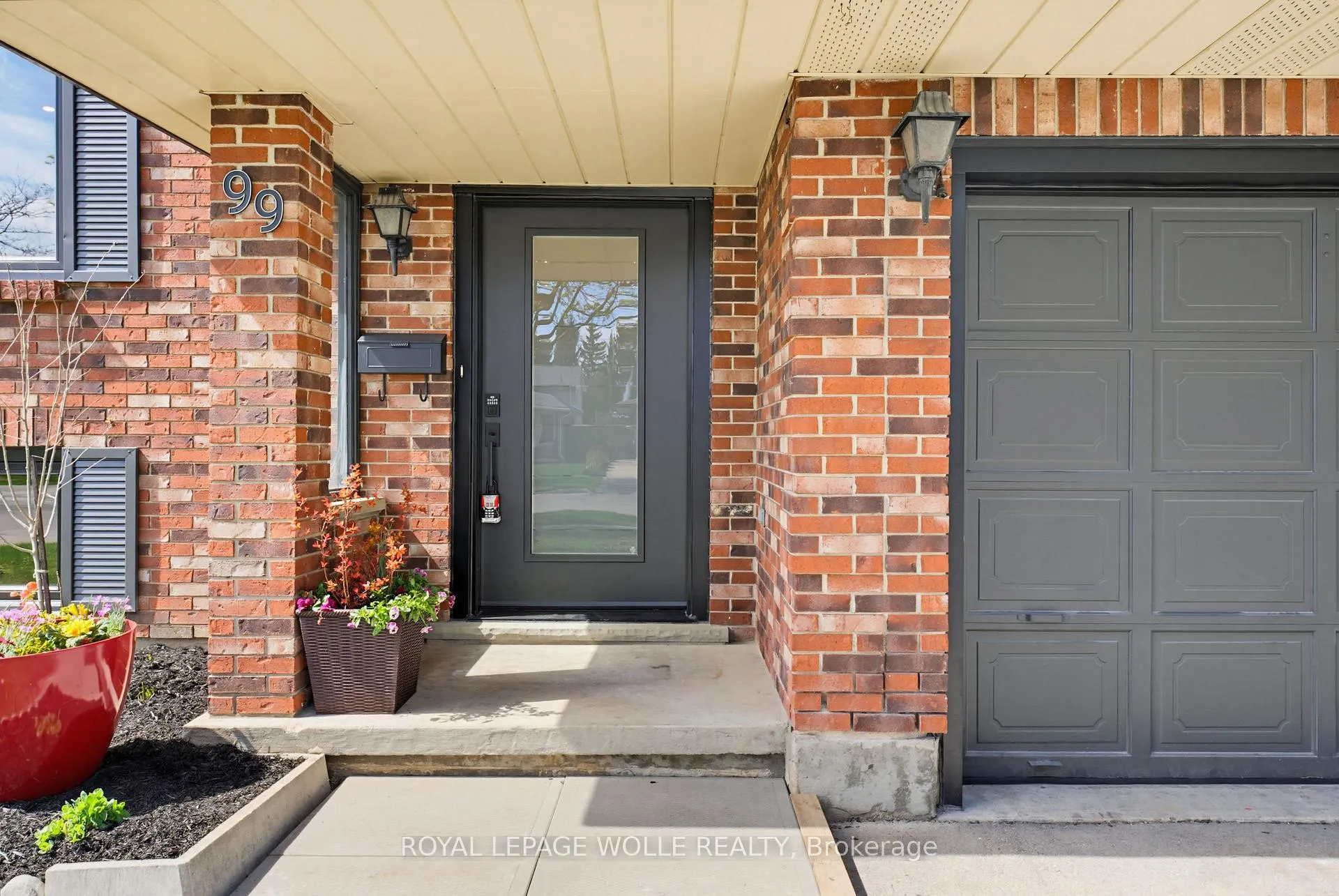 Photo 4 of 99 Oakhurst Crescent, Waterloo — HOMEH