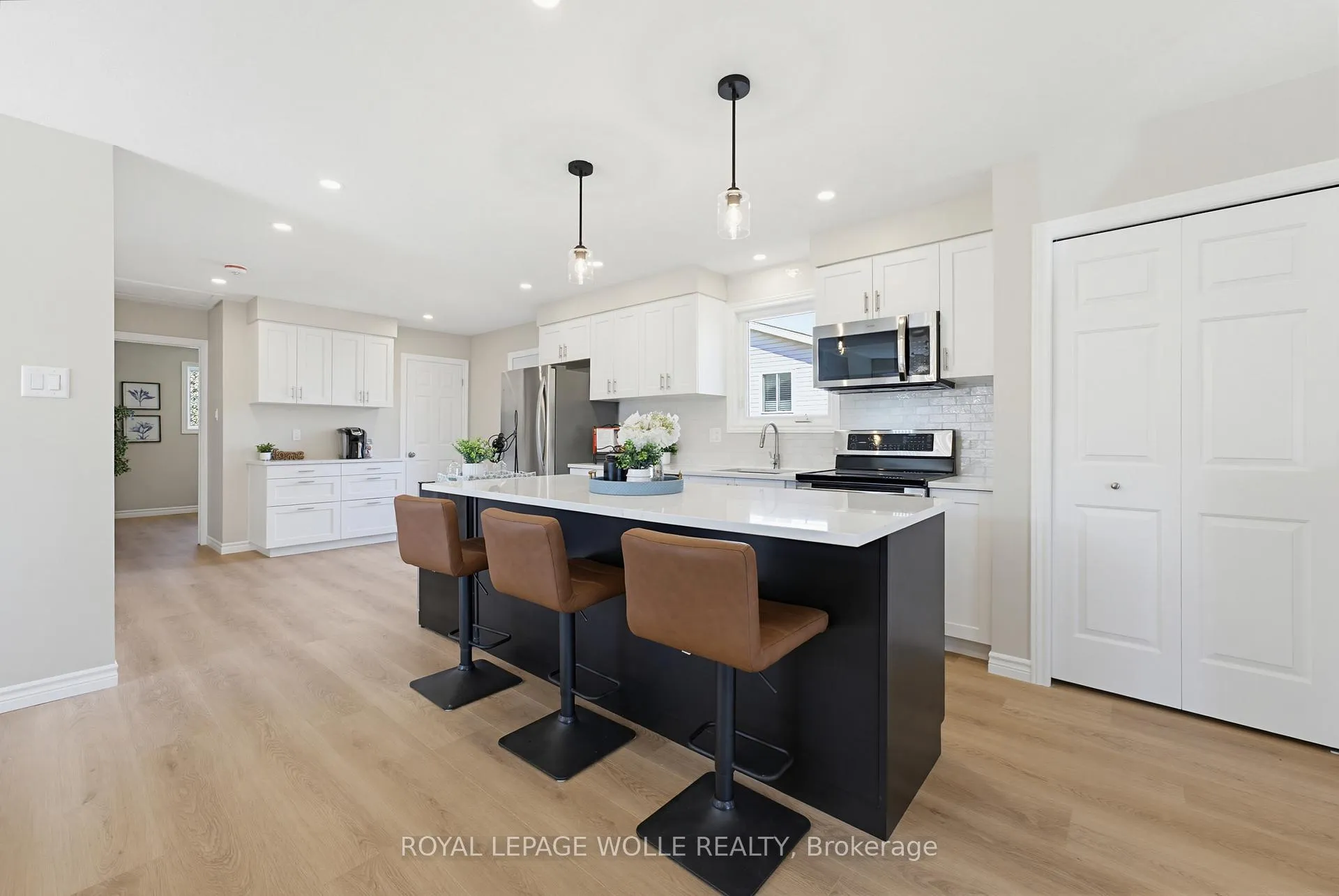 Photo 10 of 99 Oakhurst Crescent, Waterloo — HOMEH