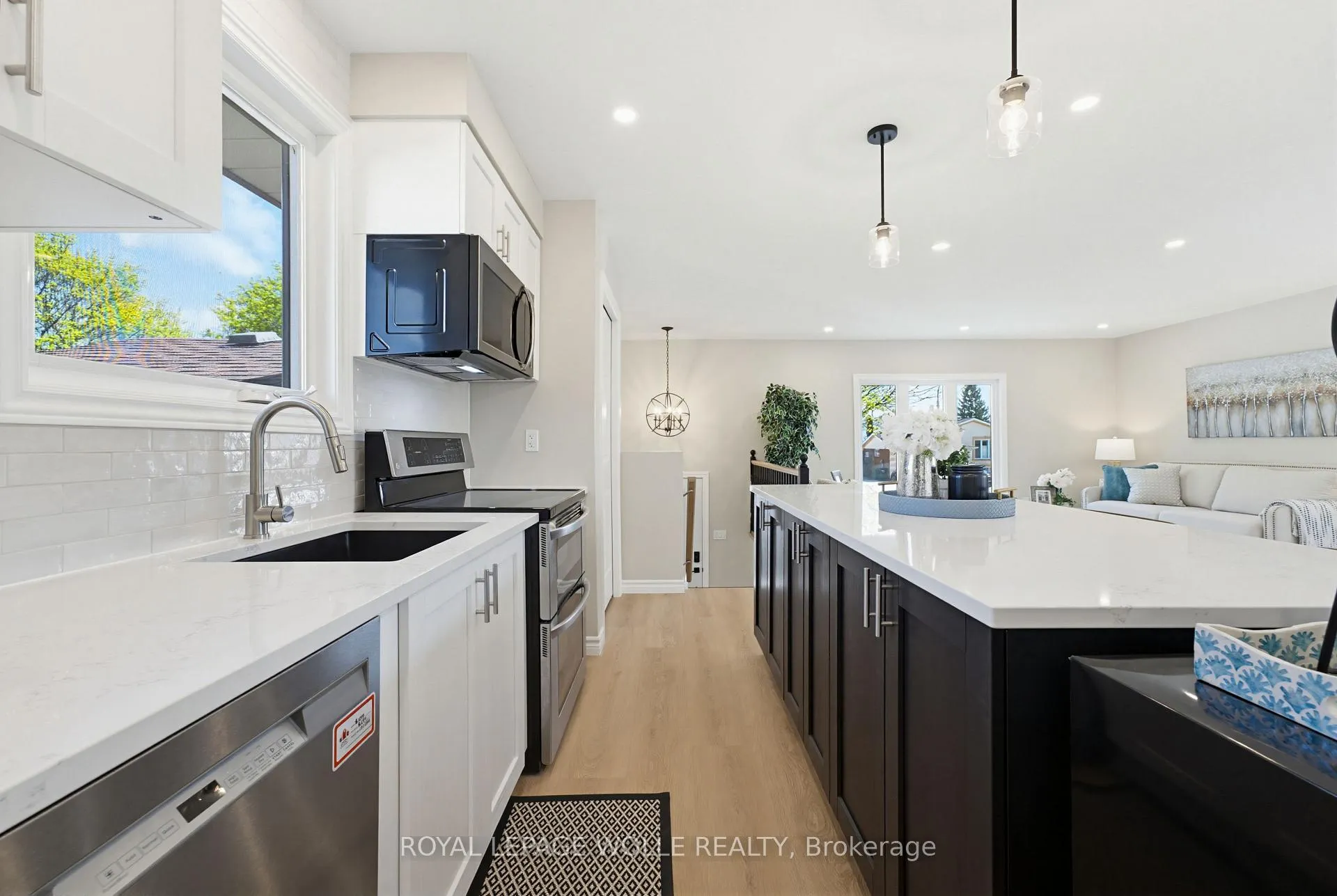 Photo 12 of 99 Oakhurst Crescent, Waterloo — HOMEH