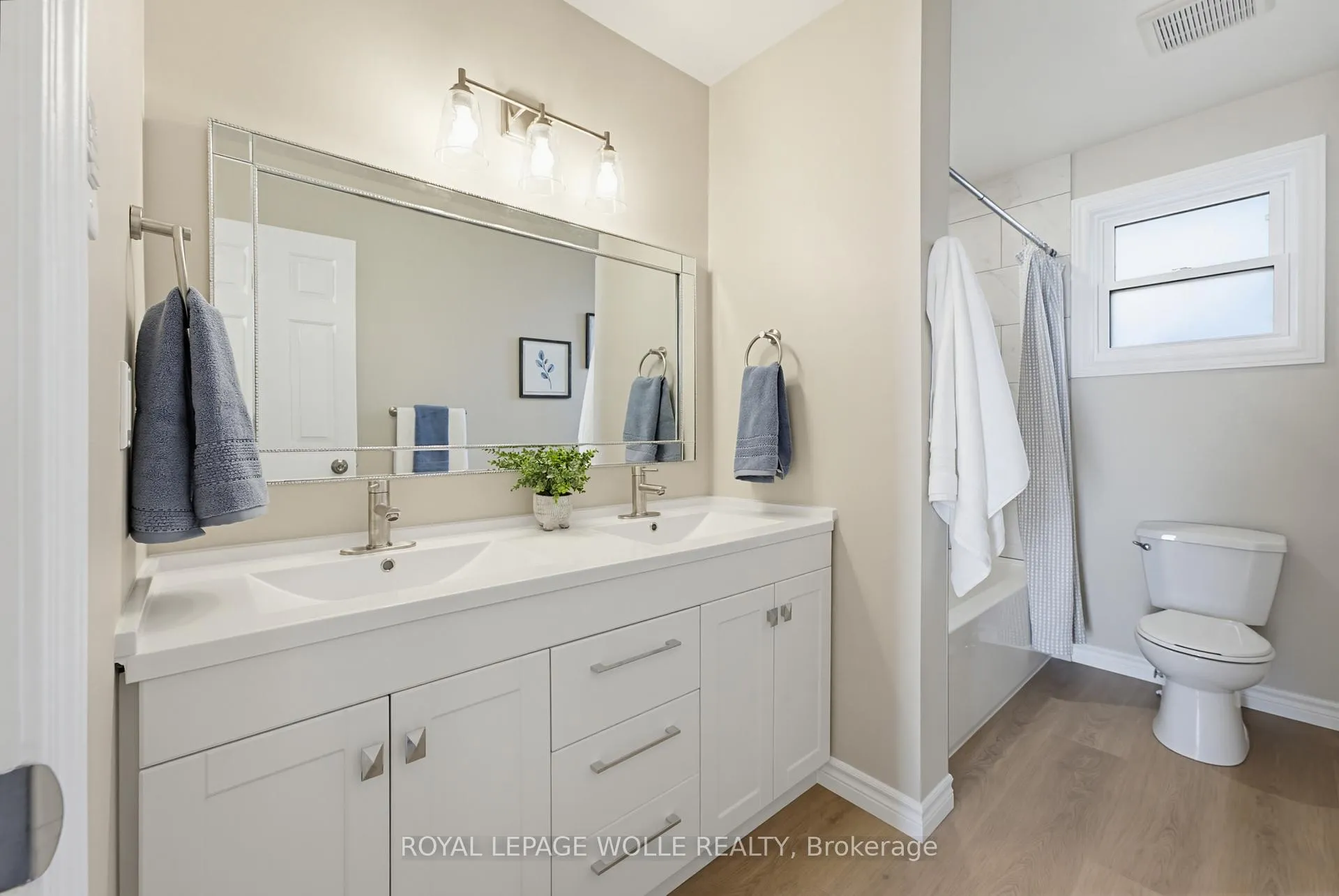 Photo 15 of 99 Oakhurst Crescent, Waterloo — HOMEH