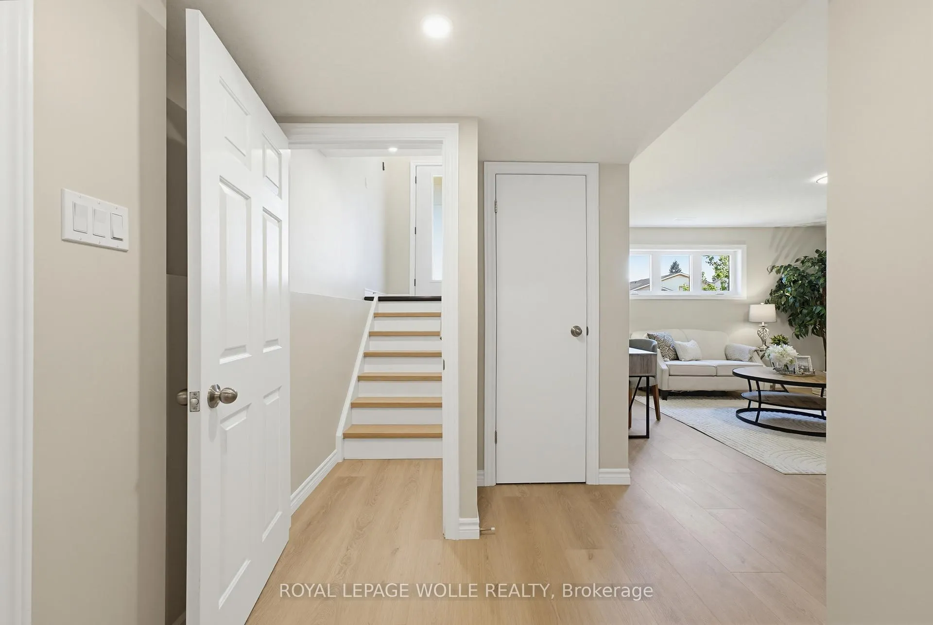 Photo 18 of 99 Oakhurst Crescent, Waterloo — HOMEH